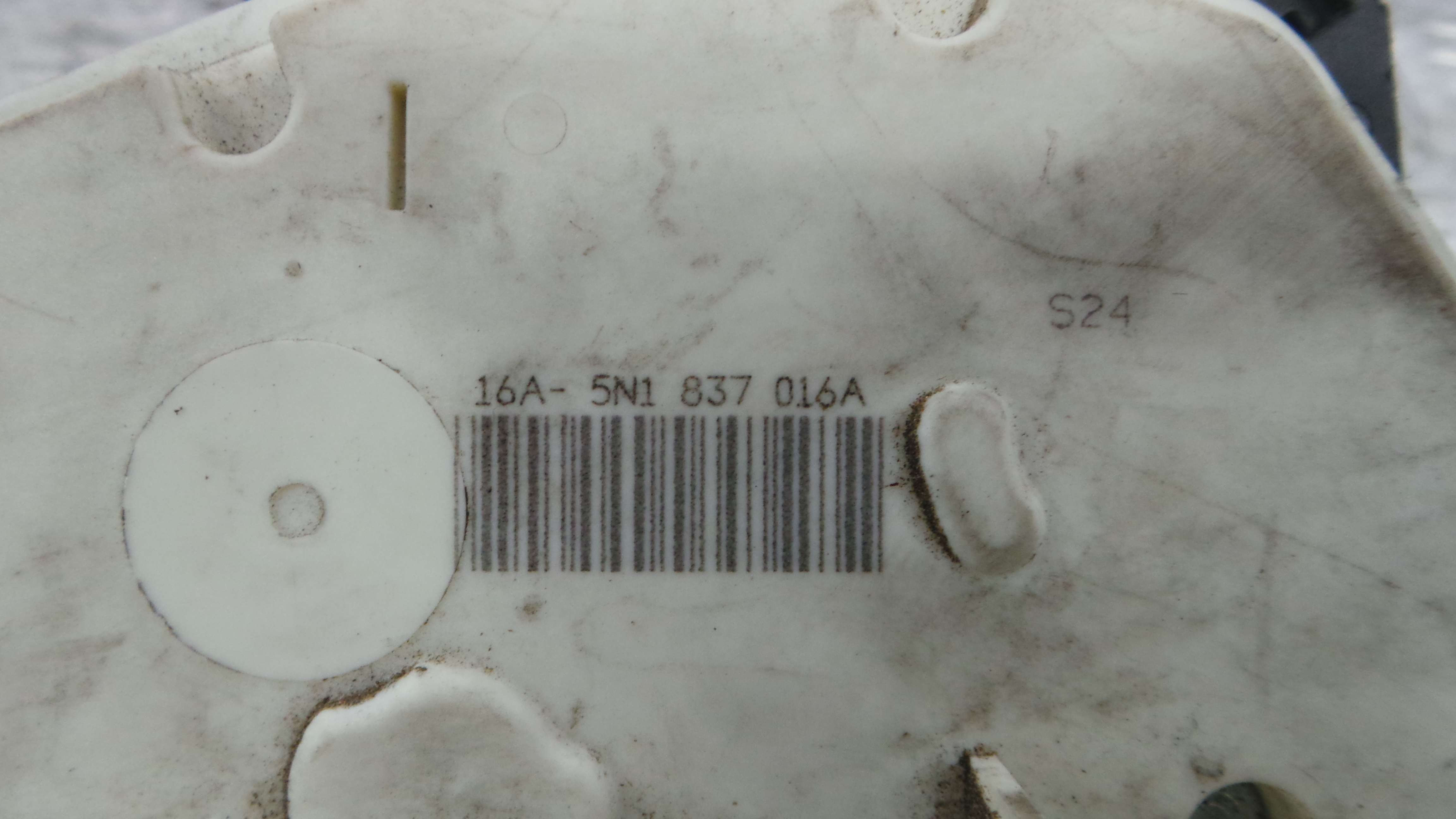 Fecho da Porta Frente Dto 5N1837016A - SEAT IBIZA IV (6J5, 6P1), IBIZA Mk IV (6J5, 6P1)-36231327