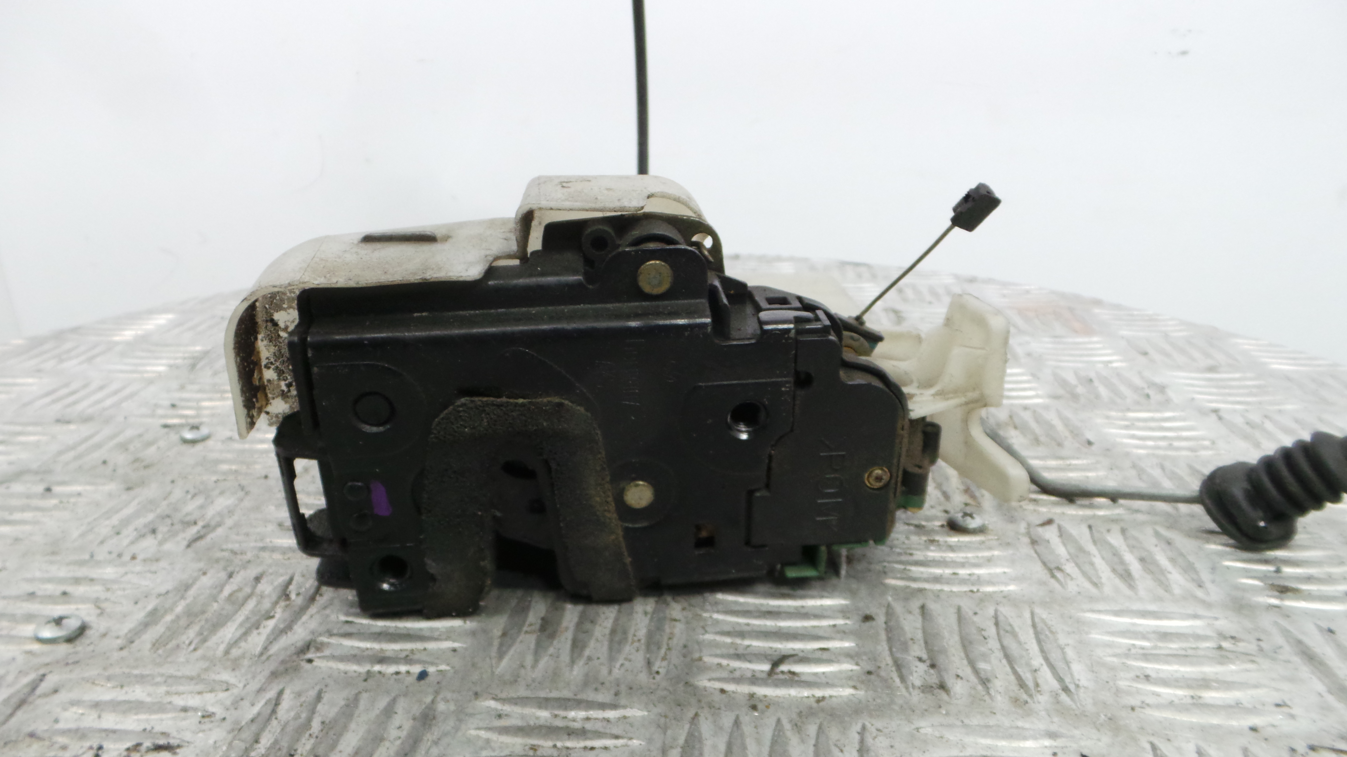 Fecho da Porta Frente Esq 7E1837015A - VW POLO (9N_, 9A_)-36237814