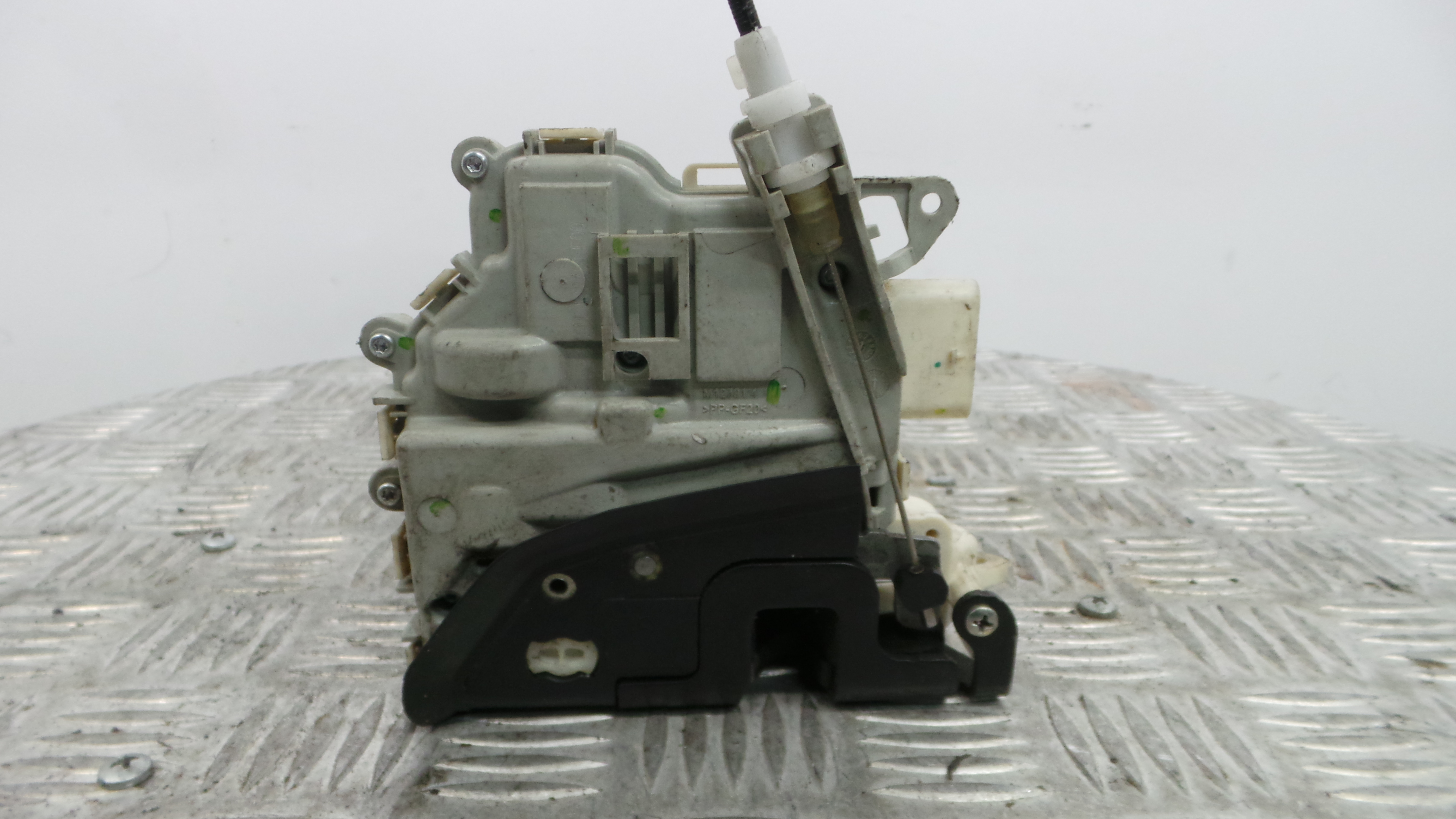 Fecho da Porta Frente Esq 8J2837015C - AUDI A4 B8 (8K2)-36237817