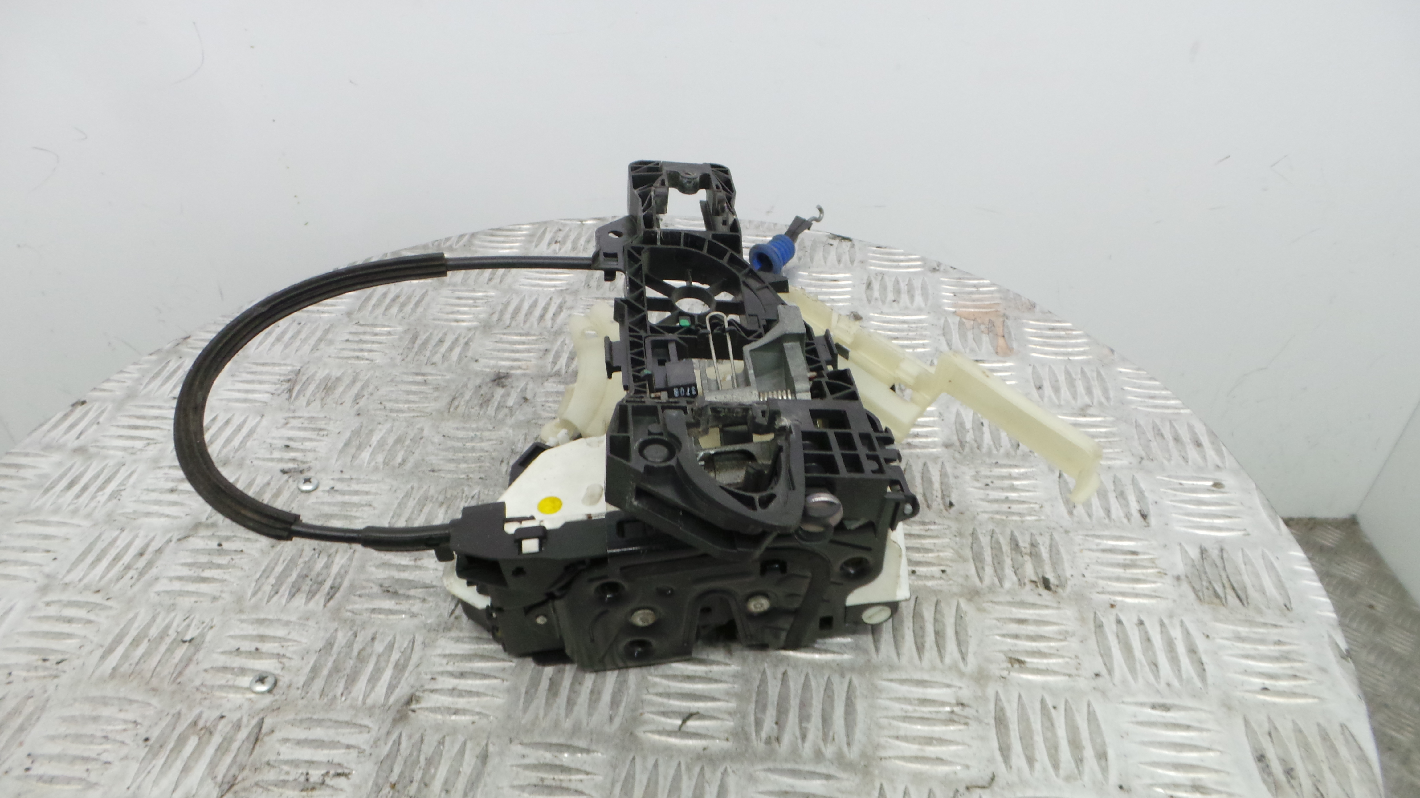 Fecho da Porta Trás Esq 5N0839015A - VW PASSAT B6 (3C2)-36237825