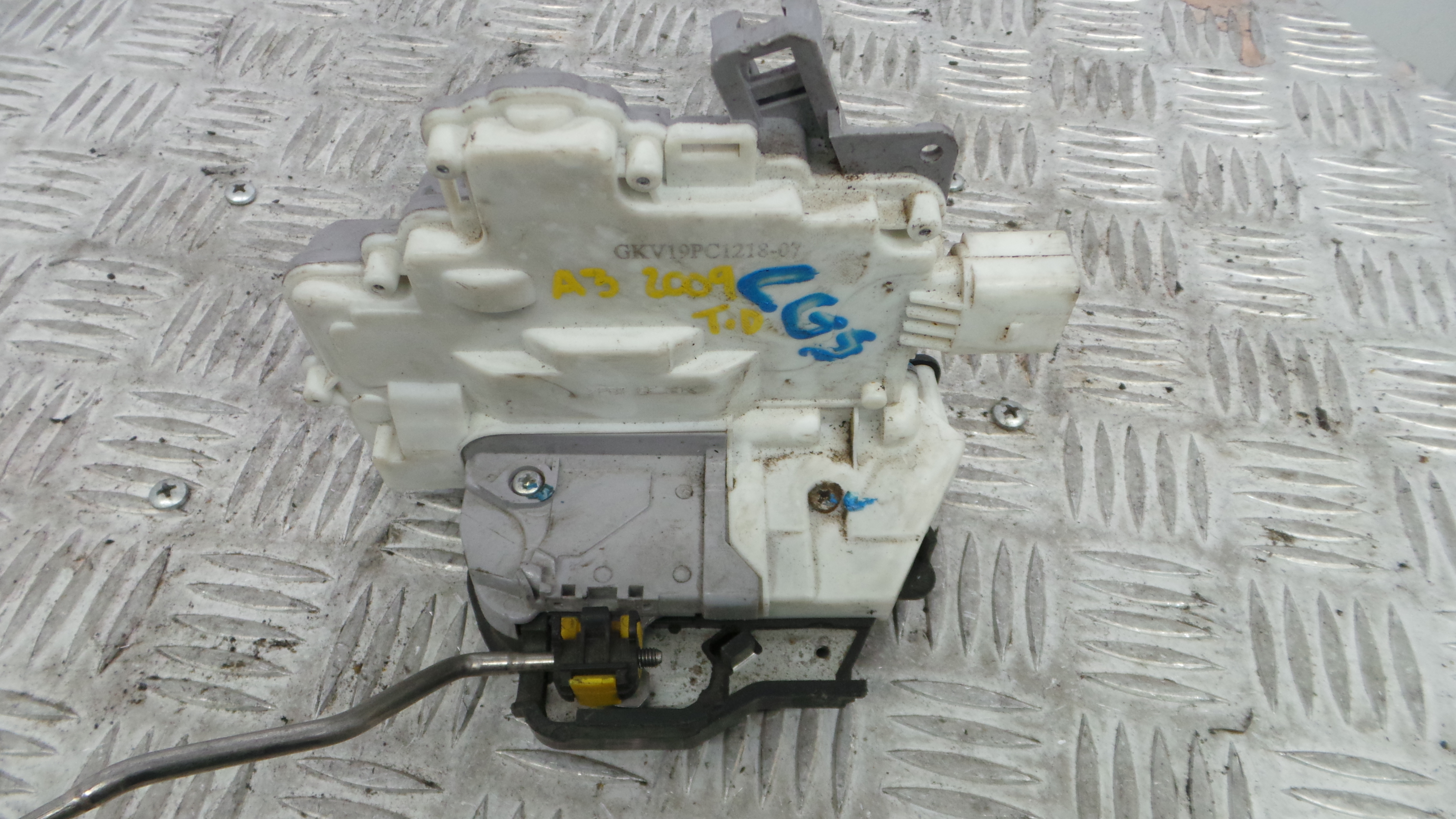 Fecho da Porta Trás Dto 4F0839016 - AUDI A3 (8P1)-36240134