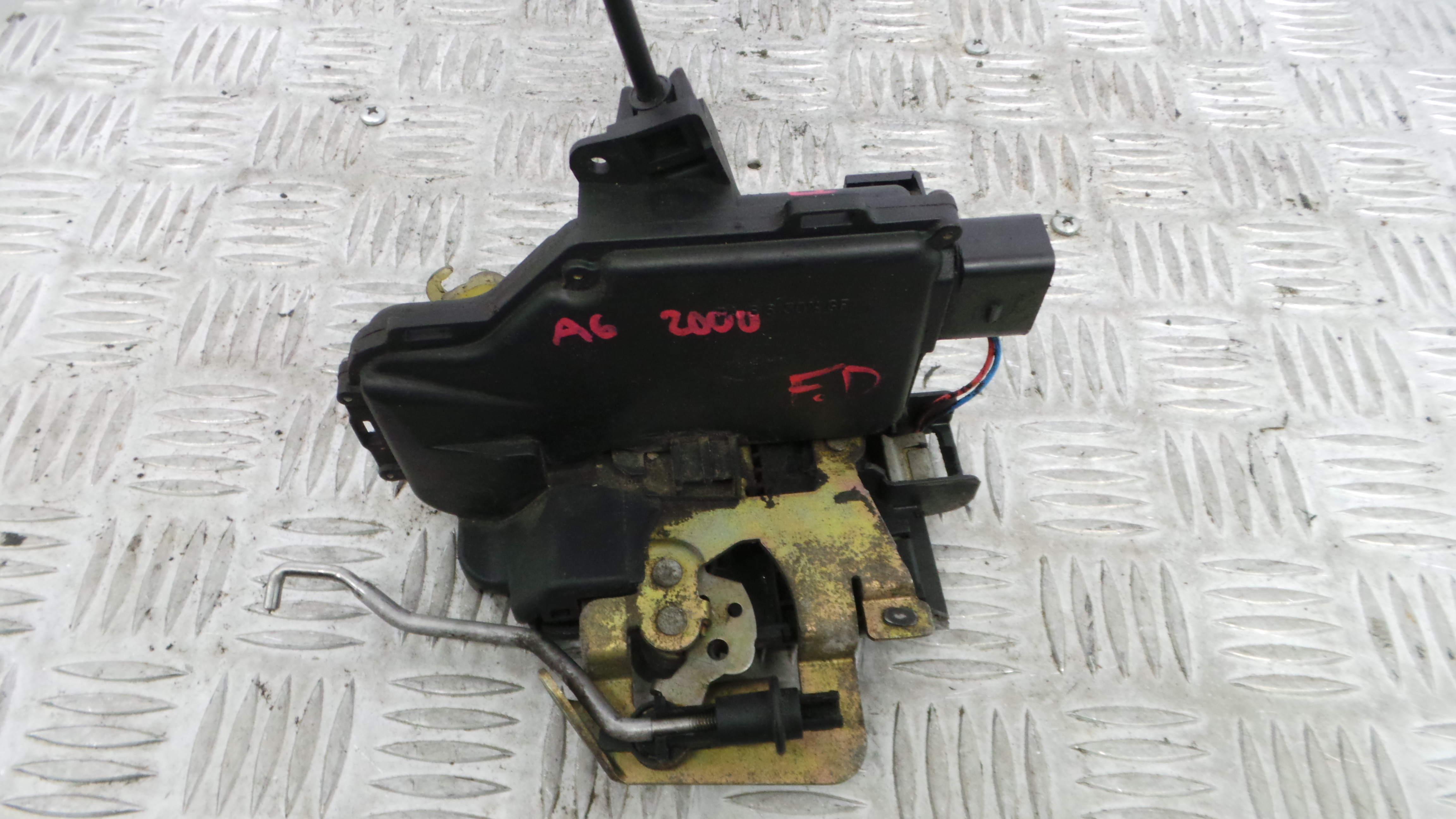 Fecho da Porta Frente Dto - AUDI A6 C5 (4B2)-36240244