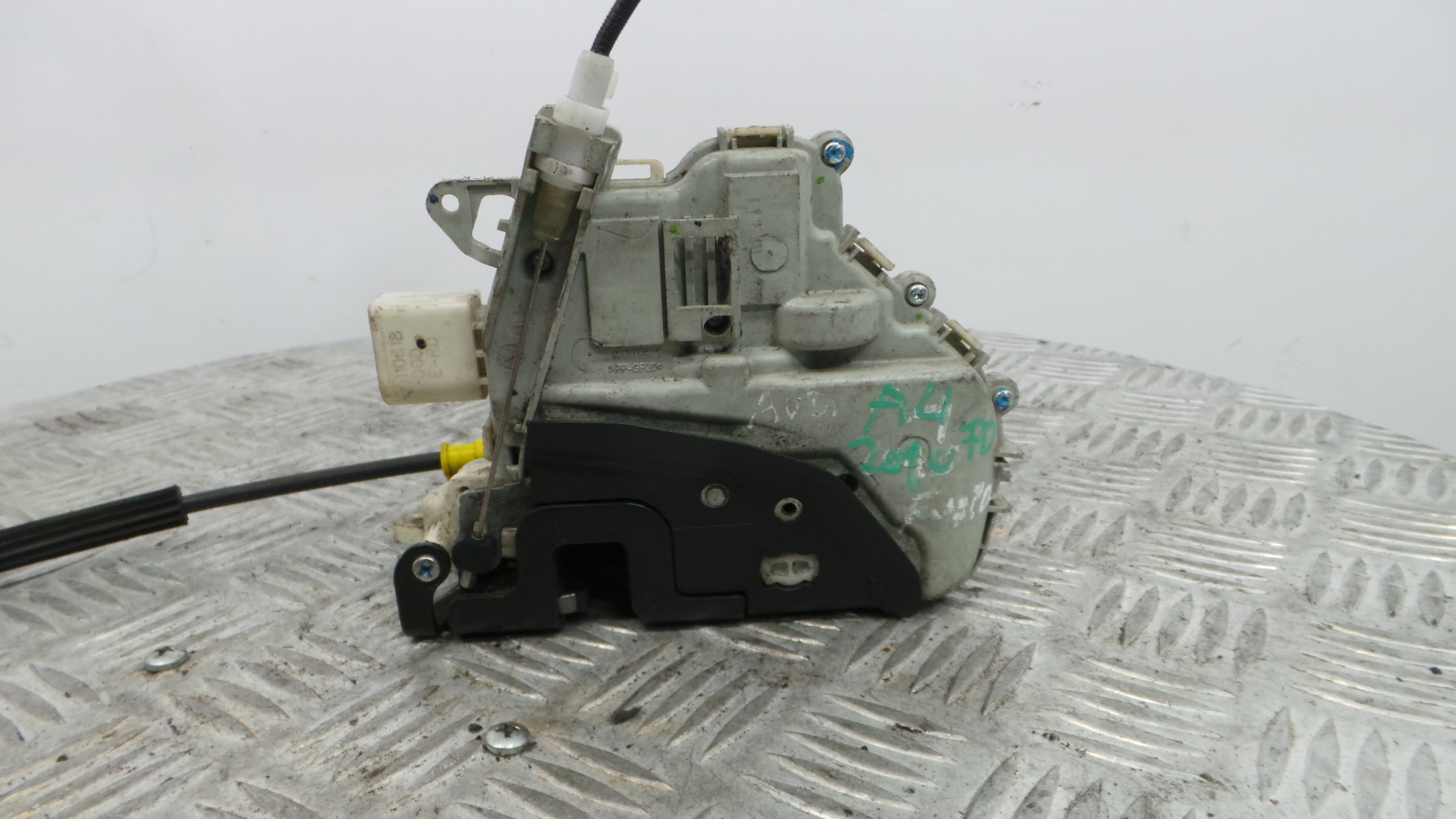 Fecho da Porta Frente Dto 8J2837016C - AUDI A4 B8 (8K2)-36240467