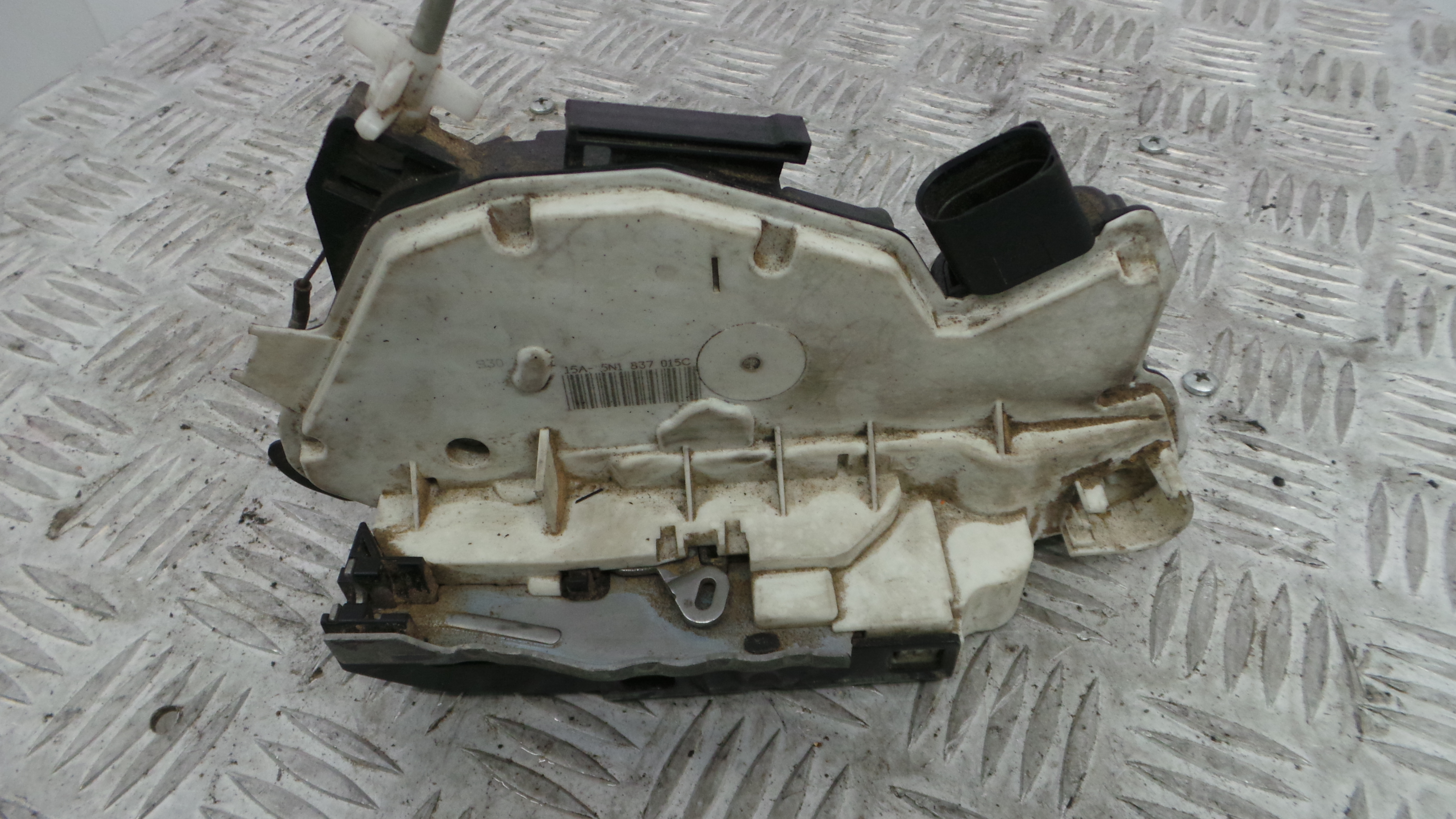 Fecho da Porta Frente Esq 5N1837015C - SEAT IBIZA IV (6J5, 6P1), IBIZA Mk IV (6J5, 6P1)-36240482