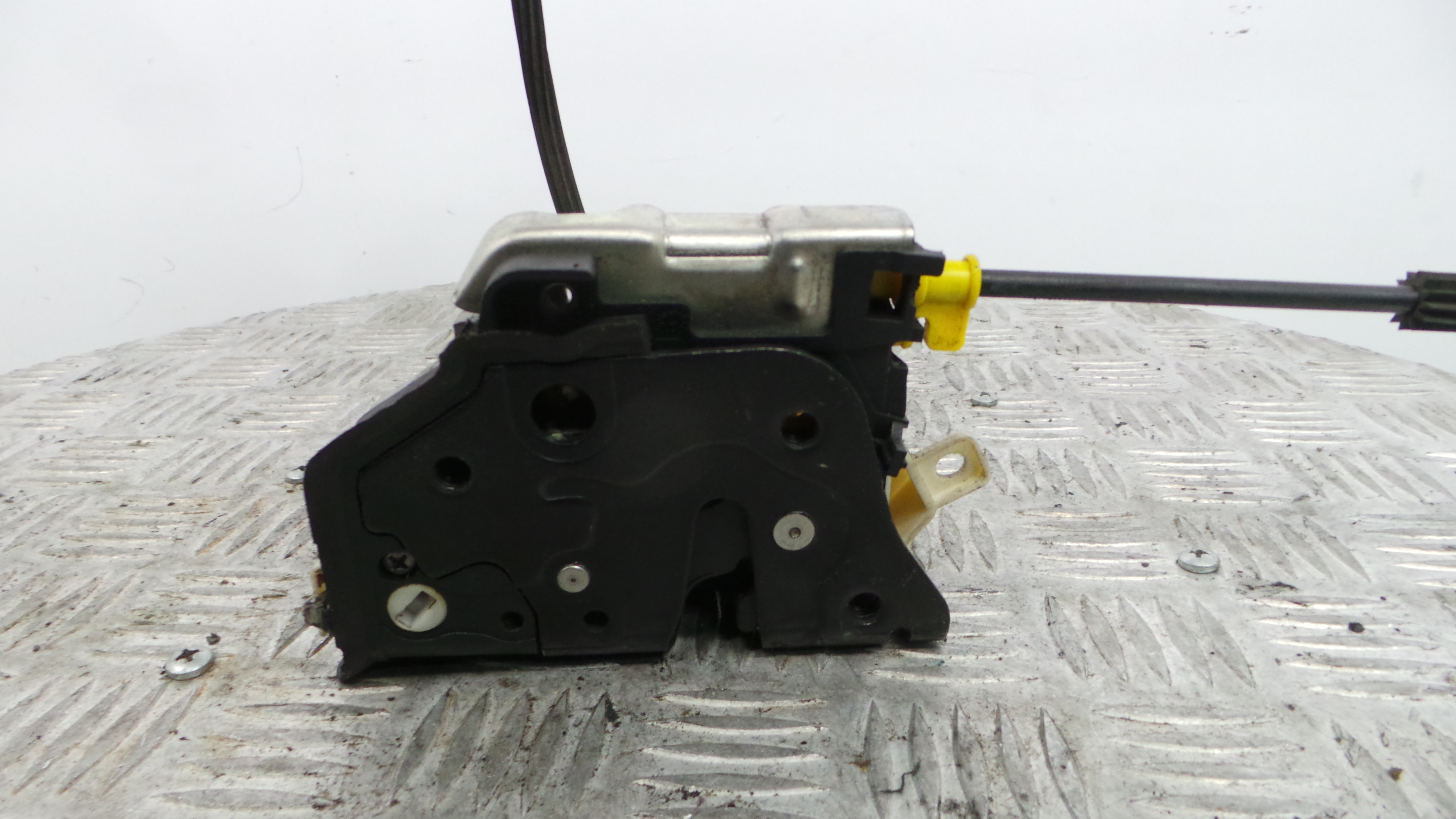 Fecho da Porta Trás Esq 8K0839016C - AUDI A4 B8 (8K2)-36240486