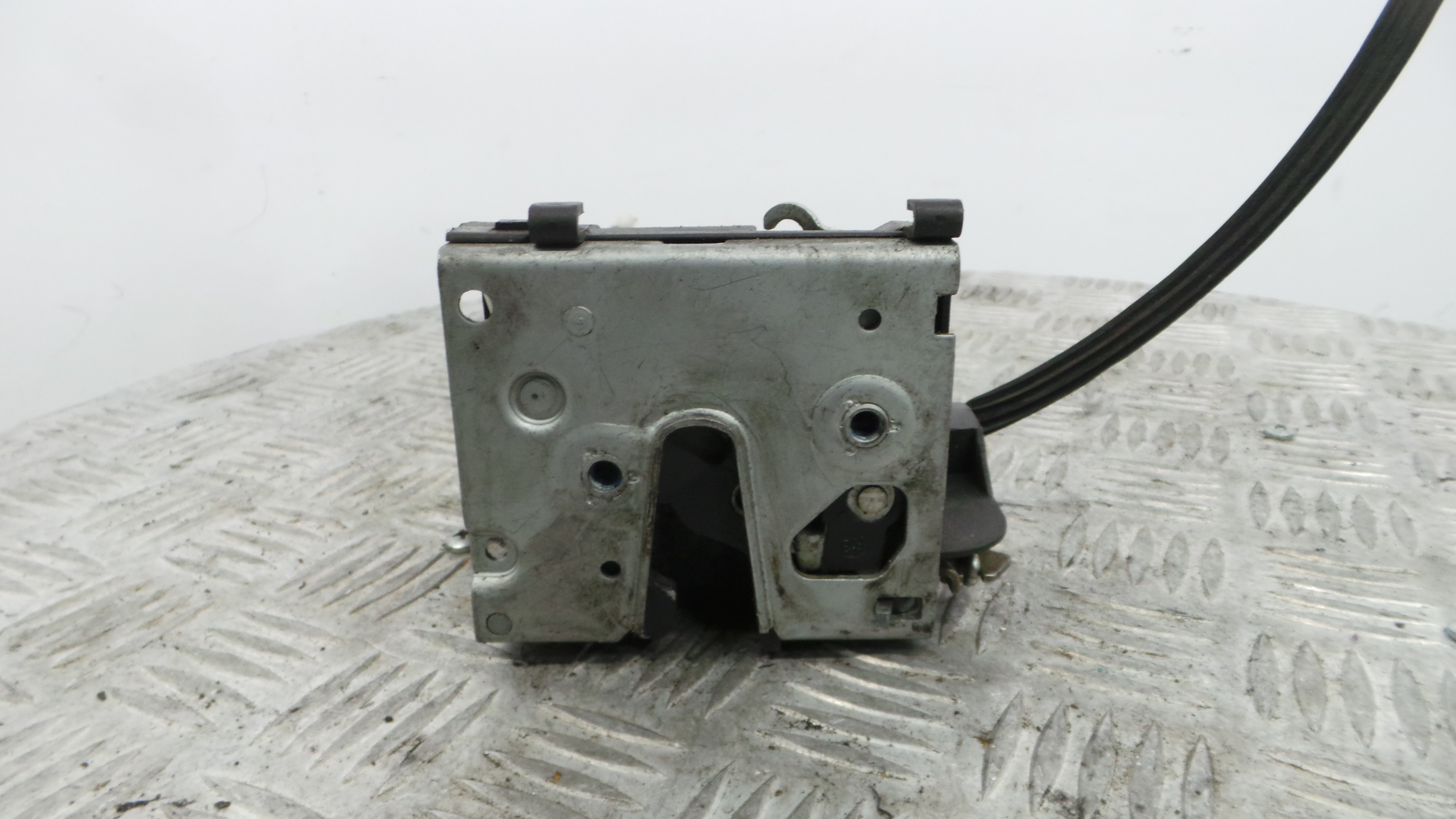 Fecho da Porta Trás Dto 8D0839016D - AUDI A4 B5 Avant (8D5)-36240499