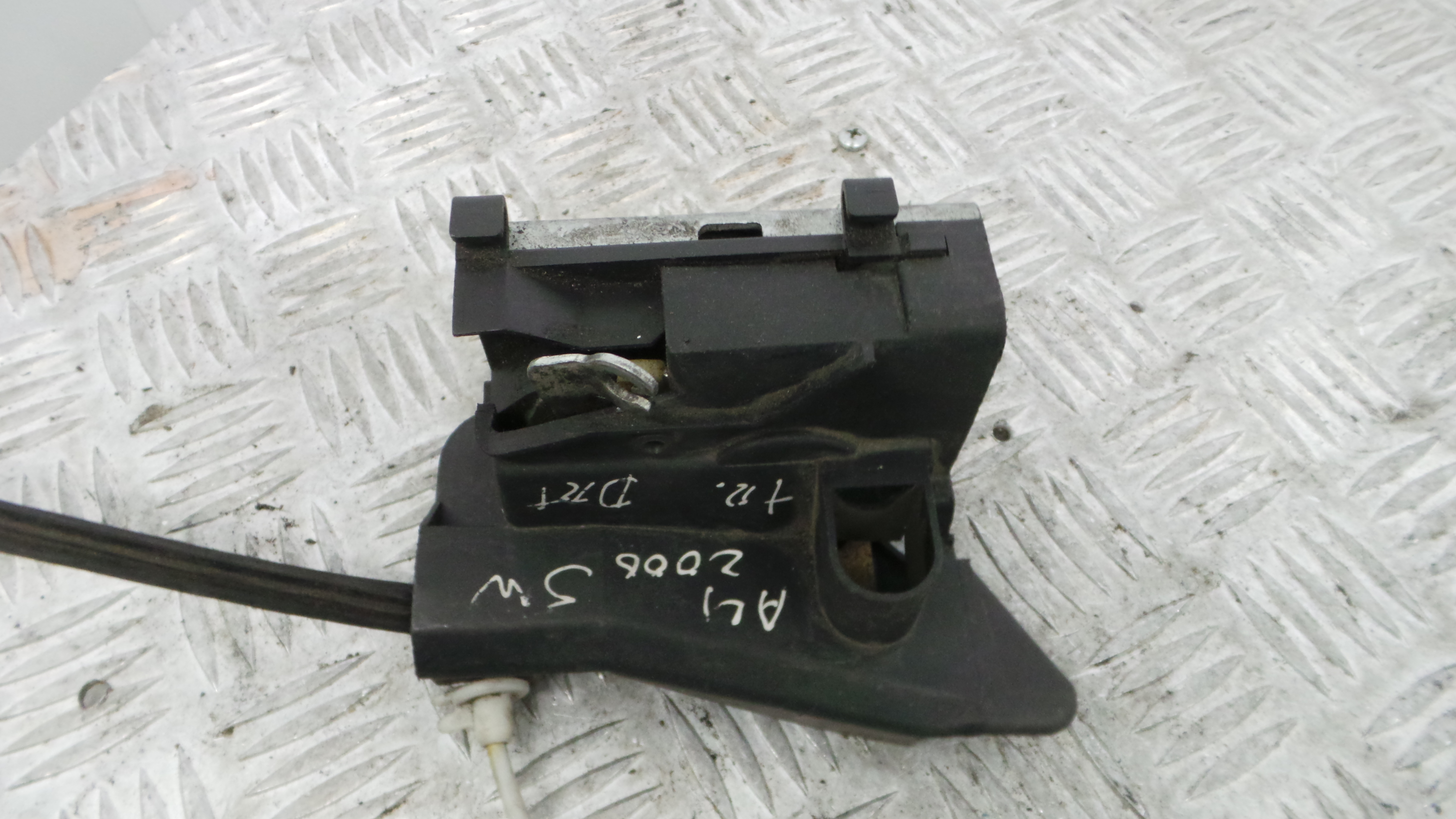 Fecho da Porta Trás Dto 8D0839016D - AUDI A4 B5 Avant (8D5)-36240499