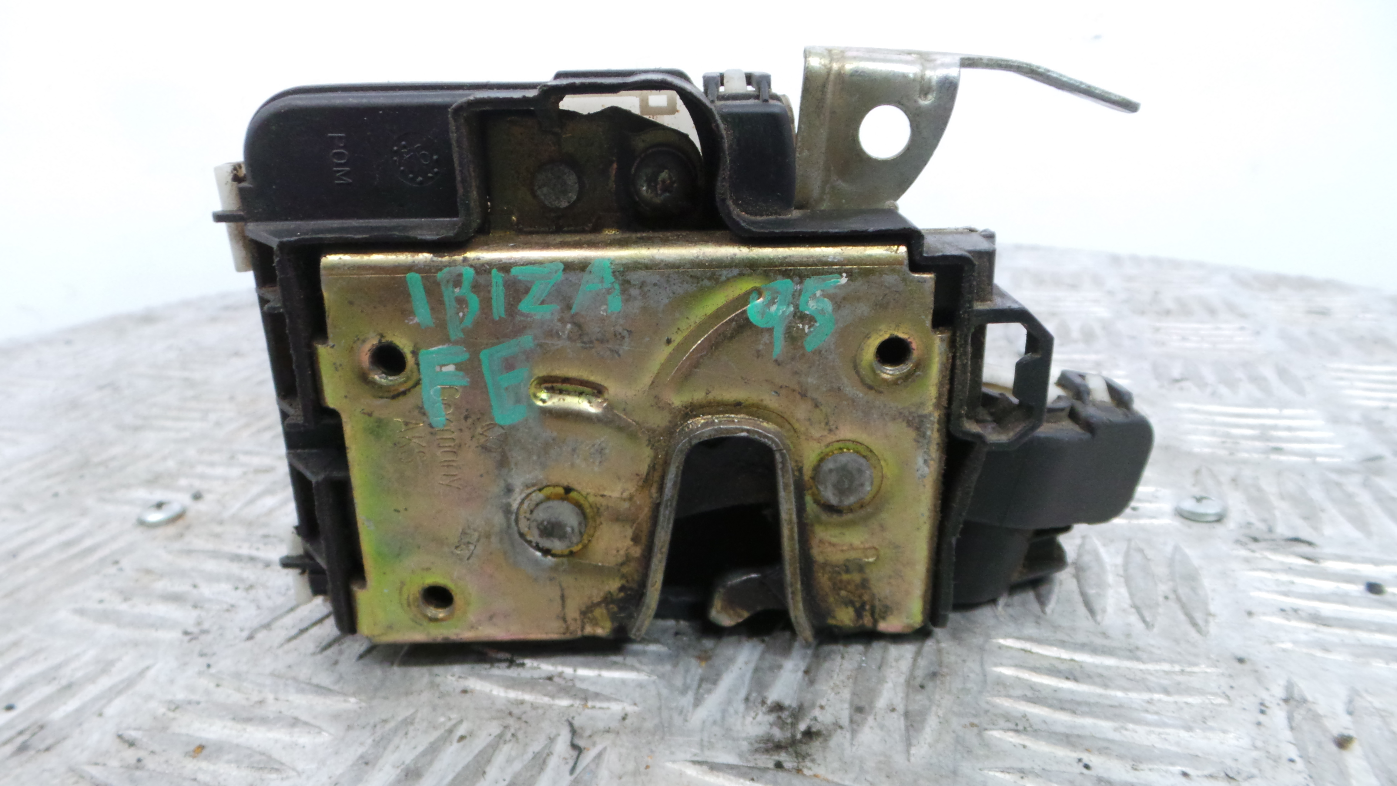 Fecho da Porta Frente Esq 6K1837015G - SEAT IBIZA II (6K1), IBIZA Mk II (6K1)-36240506