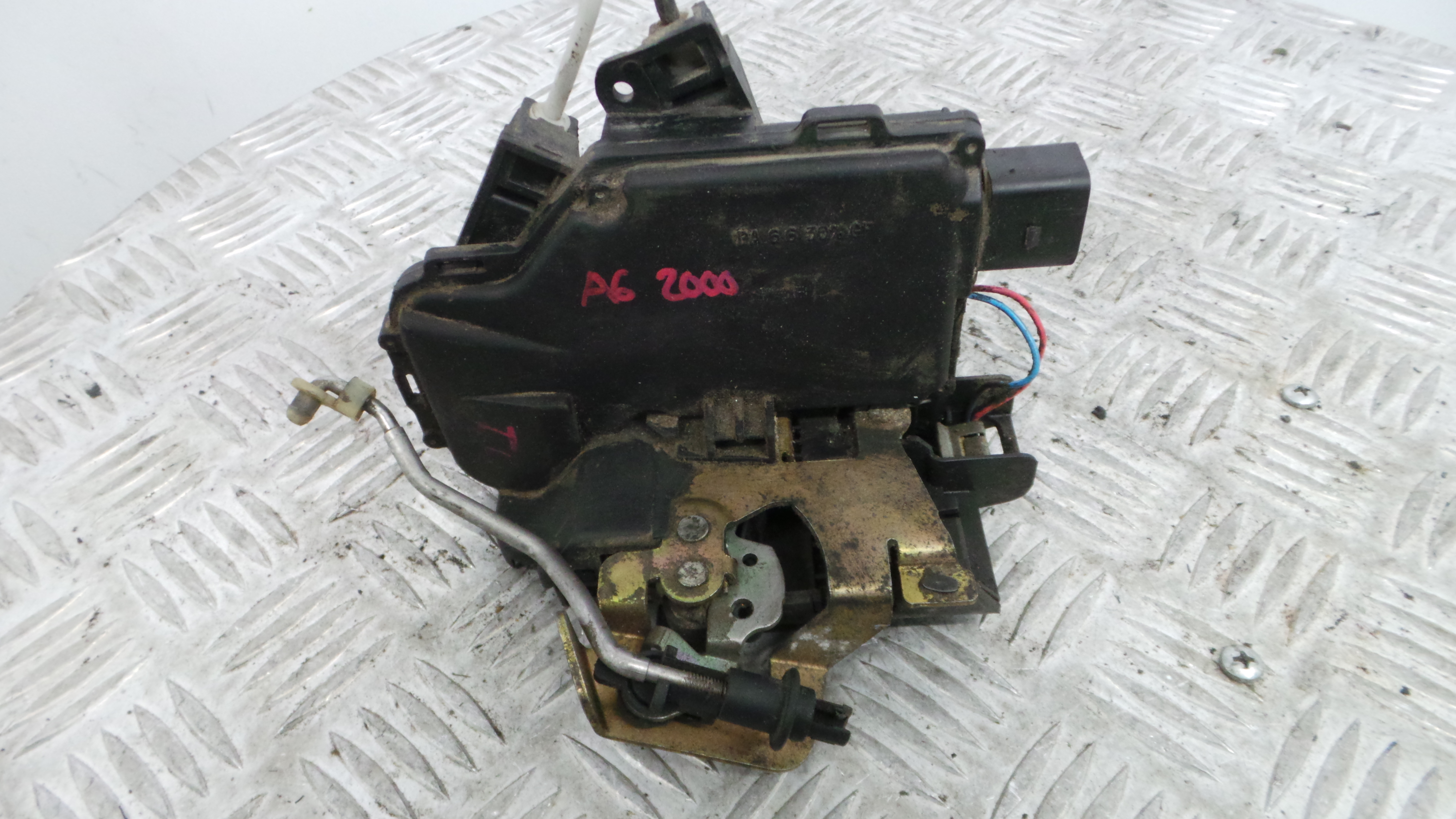 Fecho da Porta Trás Dto 4B0839016G - AUDI A6 C5 (4B2)-36240526
