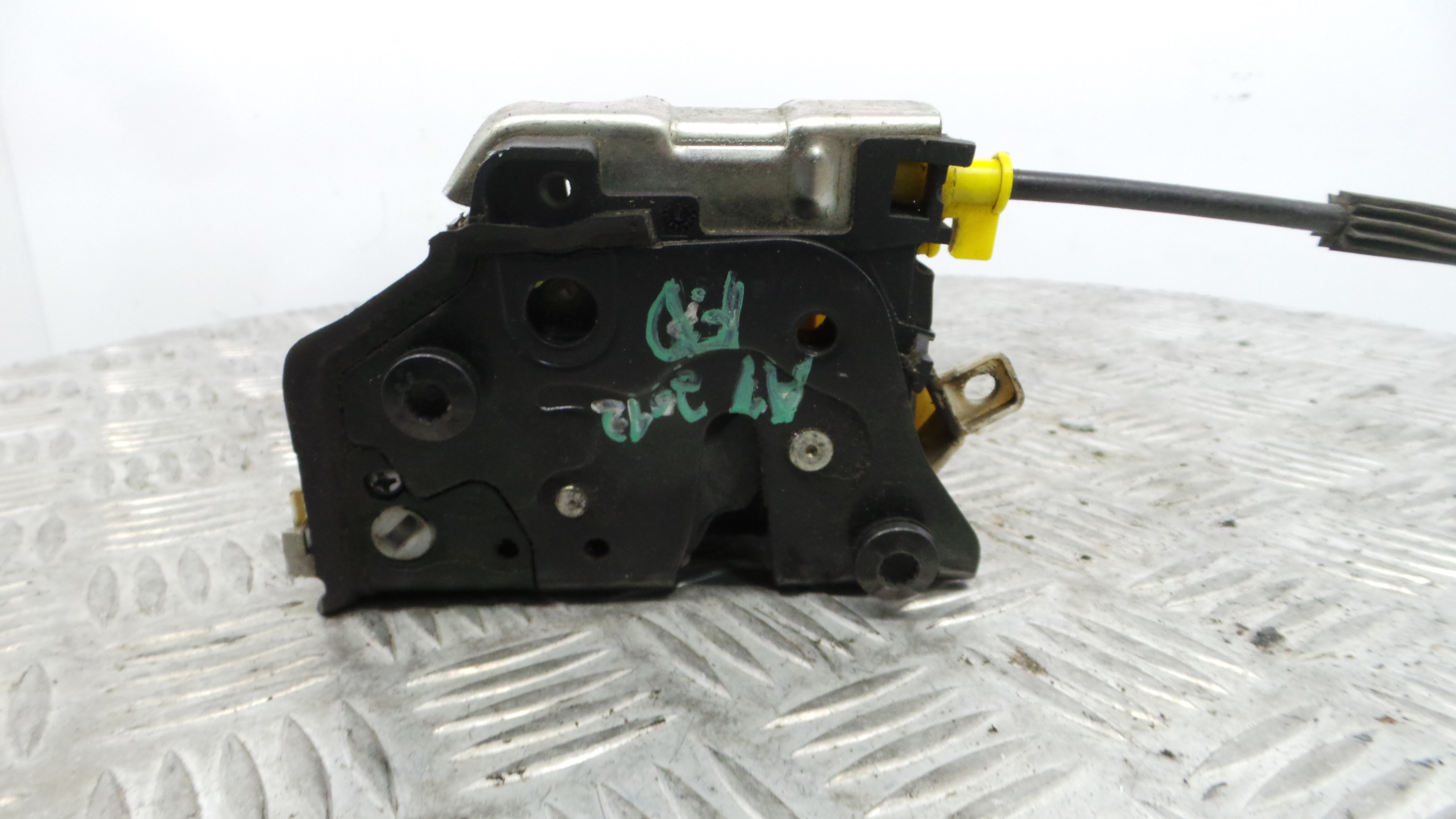 Fecho da Porta Frente Dto 8J1837016C - AUDI A1 (8X1, 8XK)-36240533