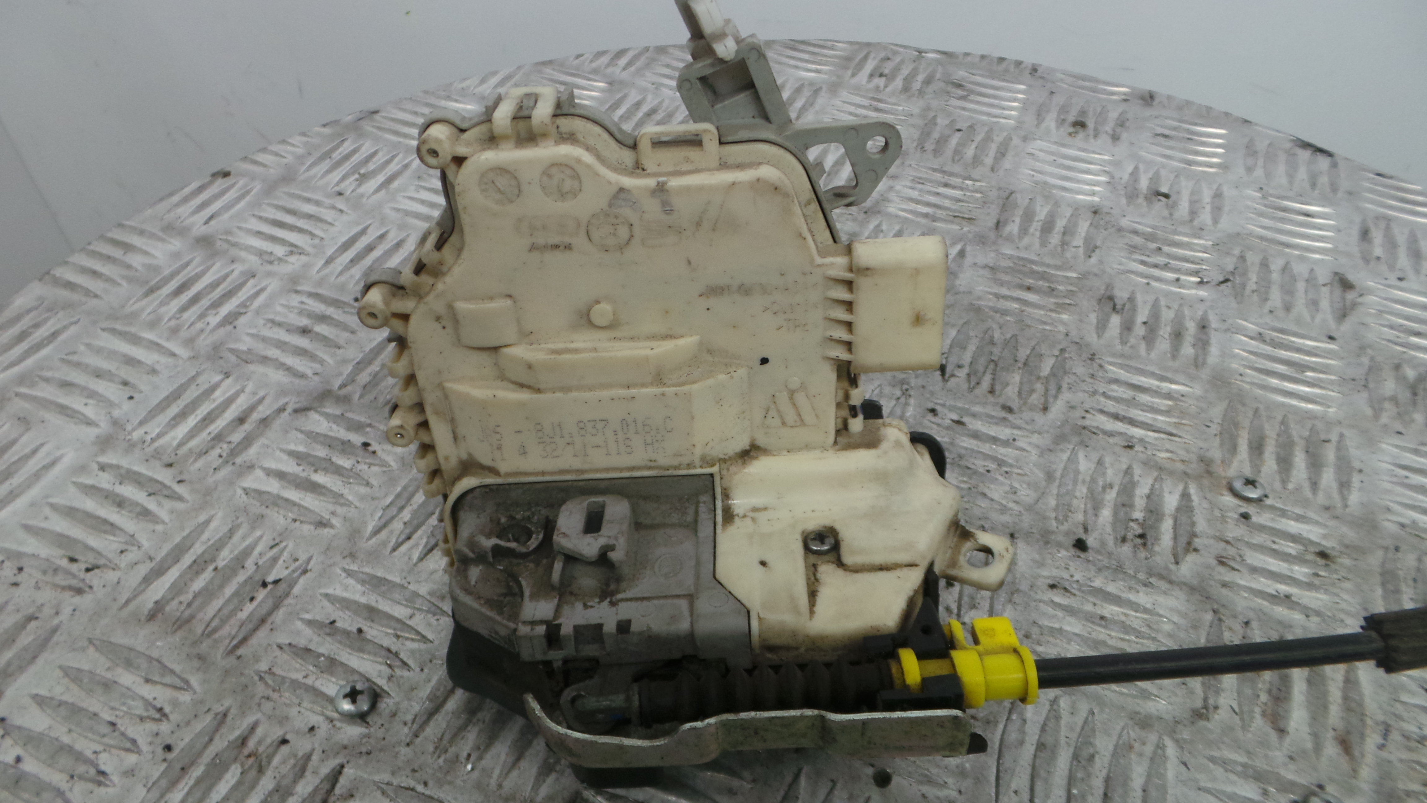 Fecho da Porta Frente Dto 8J1837016C - AUDI A1 (8X1, 8XK)-36240533