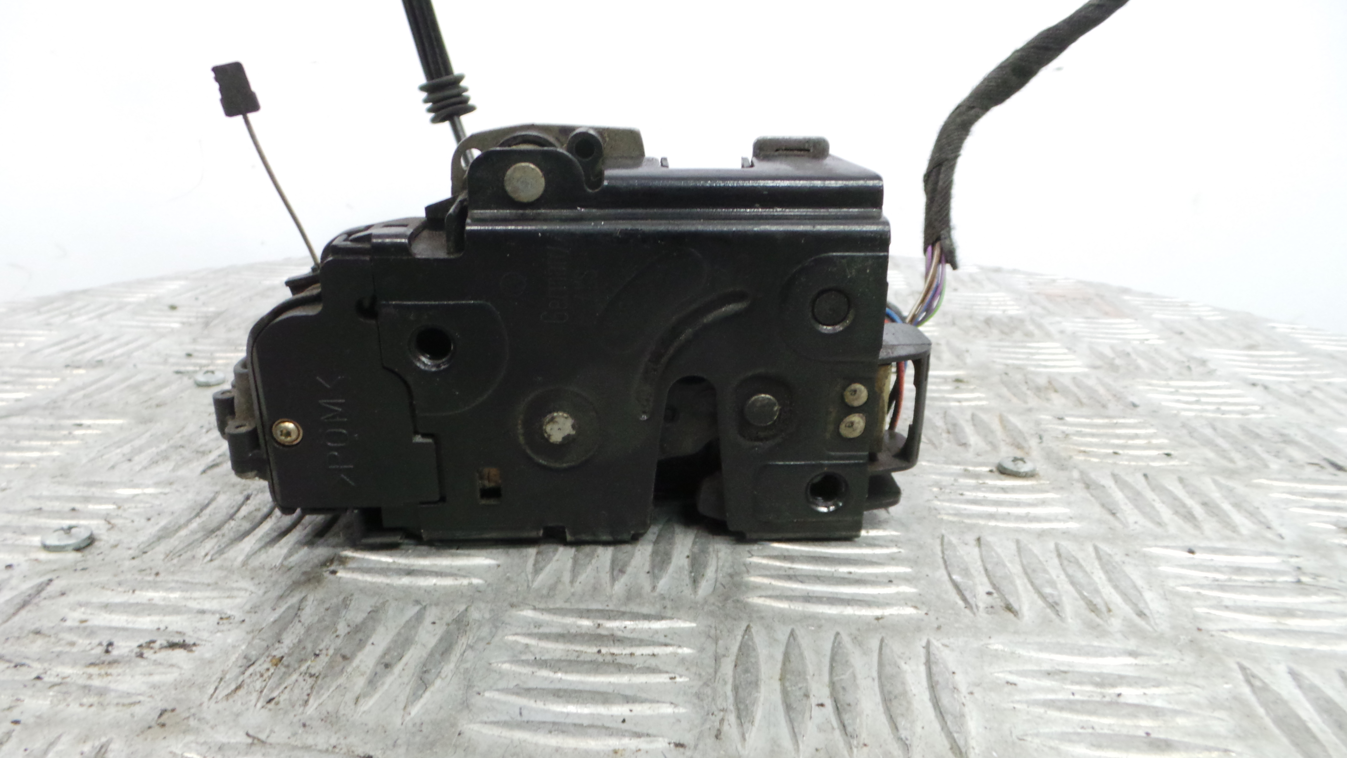 Fecho da Porta Frente Dto  - VW GOLF IV (1J1), GOLF Mk IV (1J1)-36240560