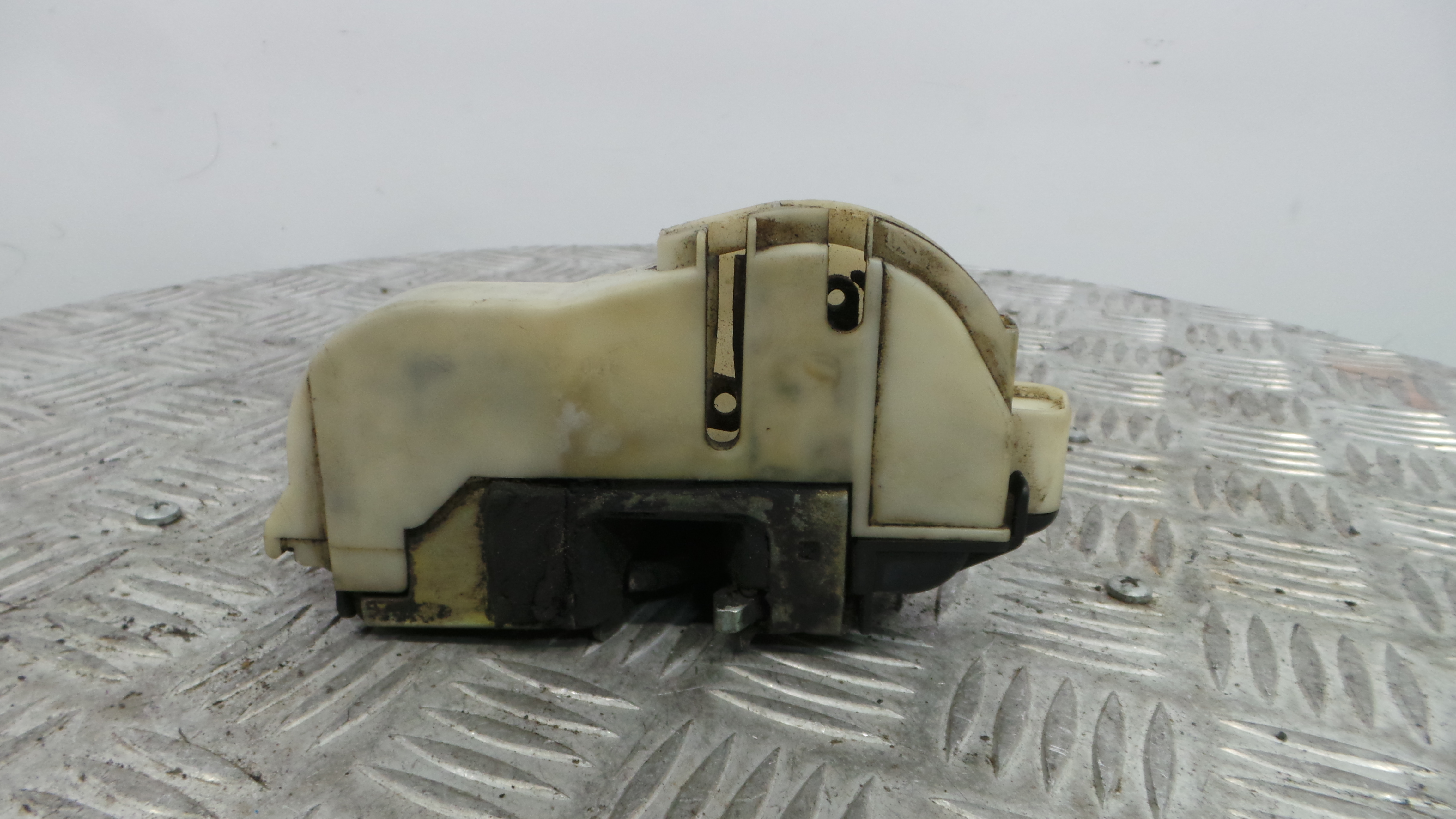 Fecho da Porta Dto 6K3837016E - SEAT IBIZA II (6K1), IBIZA Mk II (6K1)-36240566 Fecho da Porta Dto 6K3837016E - SEAT IBIZA II (6K1), IBIZA Mk II (6K1)-36240566