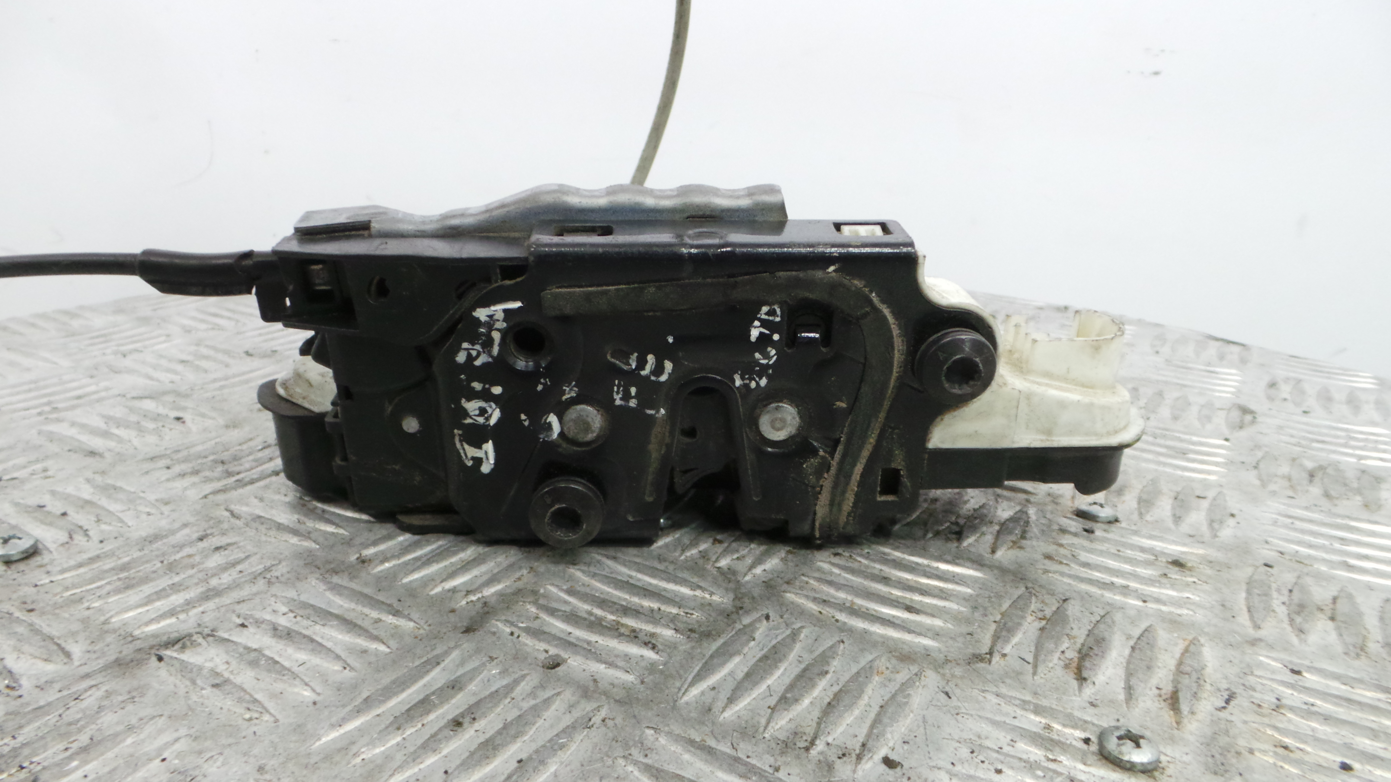 Fecho da Porta Frente Esq 5N1837015C - SEAT IBIZA IV (6J5, 6P1), IBIZA Mk IV (6J5, 6P1)-36240578