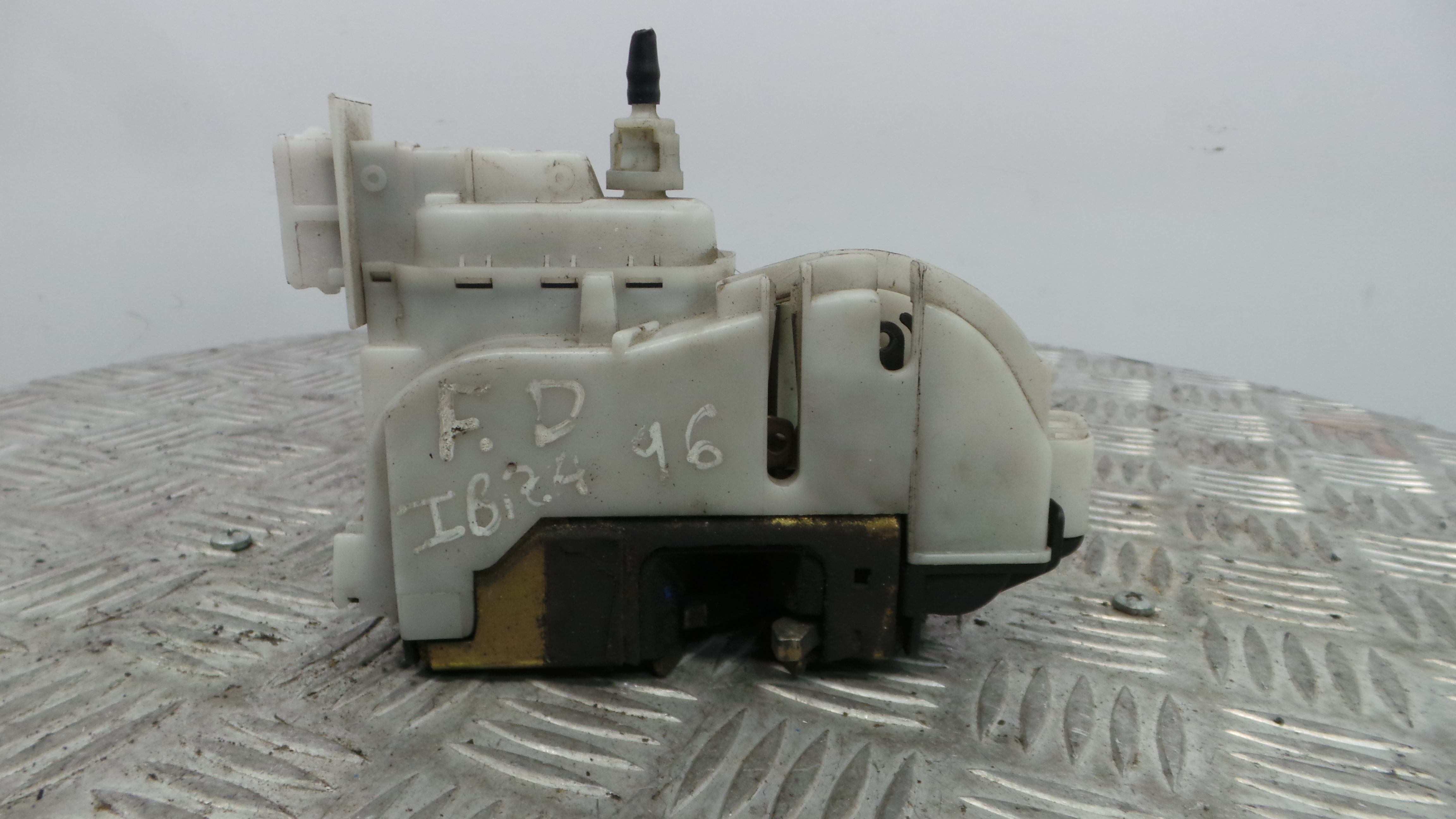 Fecho da Porta Frente Dto 1HS862154 - SEAT IBIZA II (6K1), IBIZA Mk II (6K1)-36240585