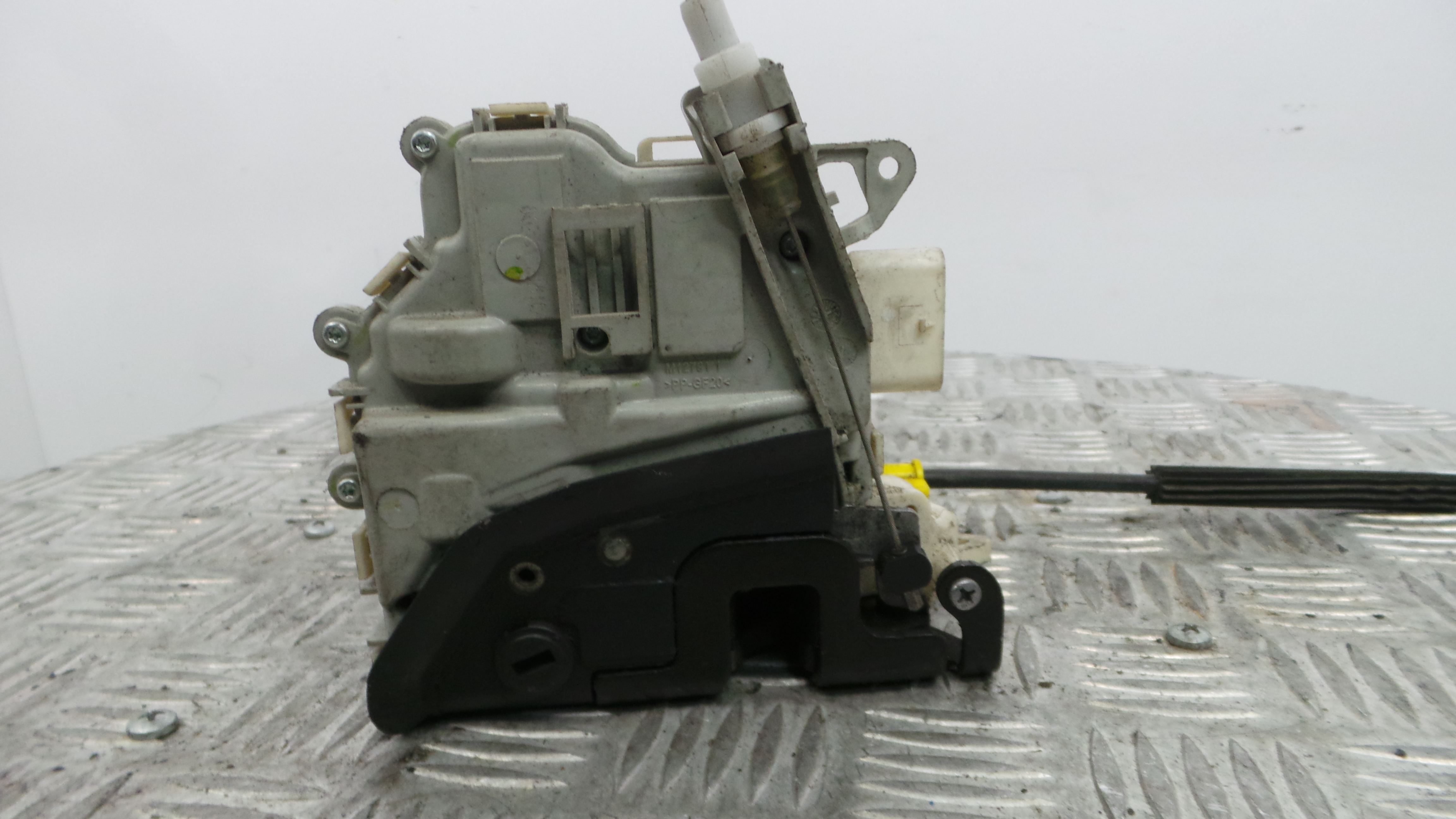 Fecho da Porta Trás Esq 8K0839015C - AUDI A4 B8 Avant (8K5)-36240606