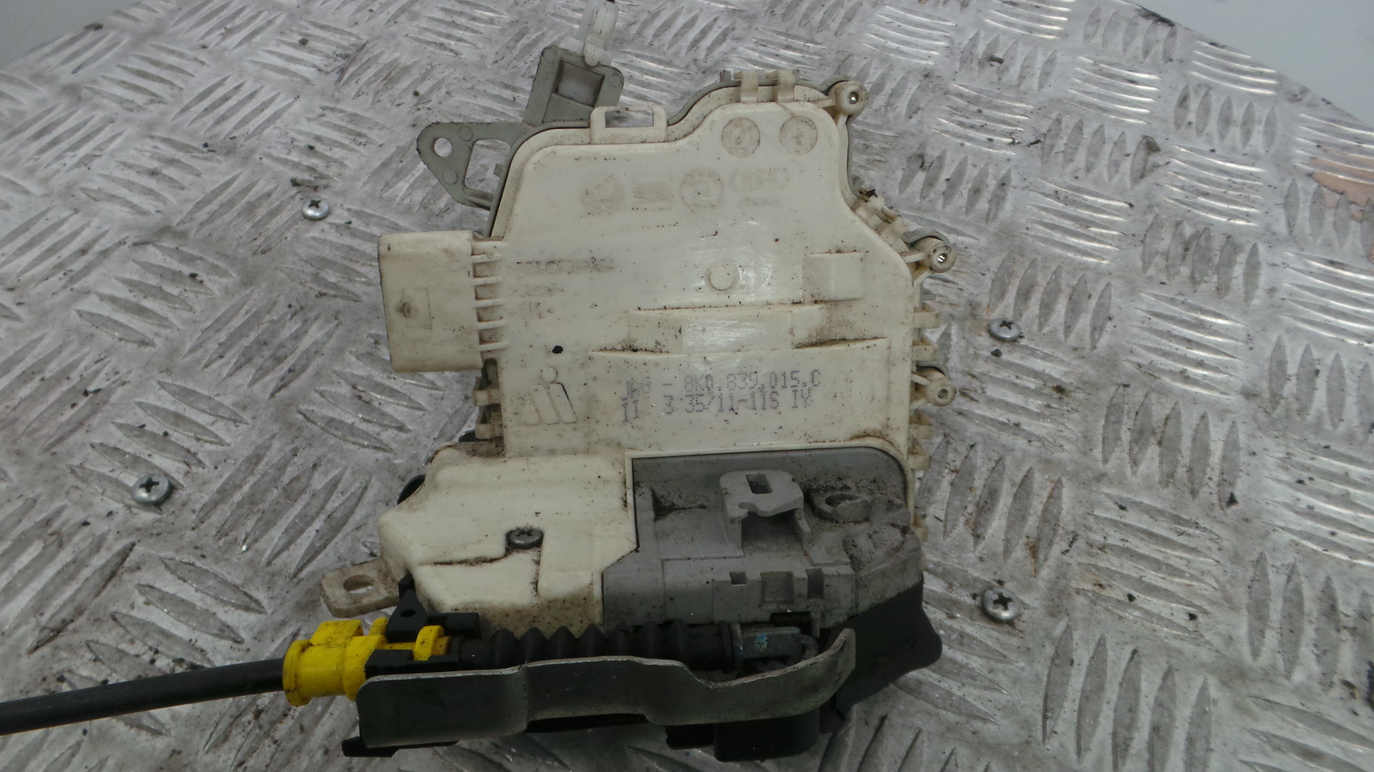 Fecho da Porta Trás Esq 8K0839015C - AUDI A4 B8 Avant (8K5)-36240606