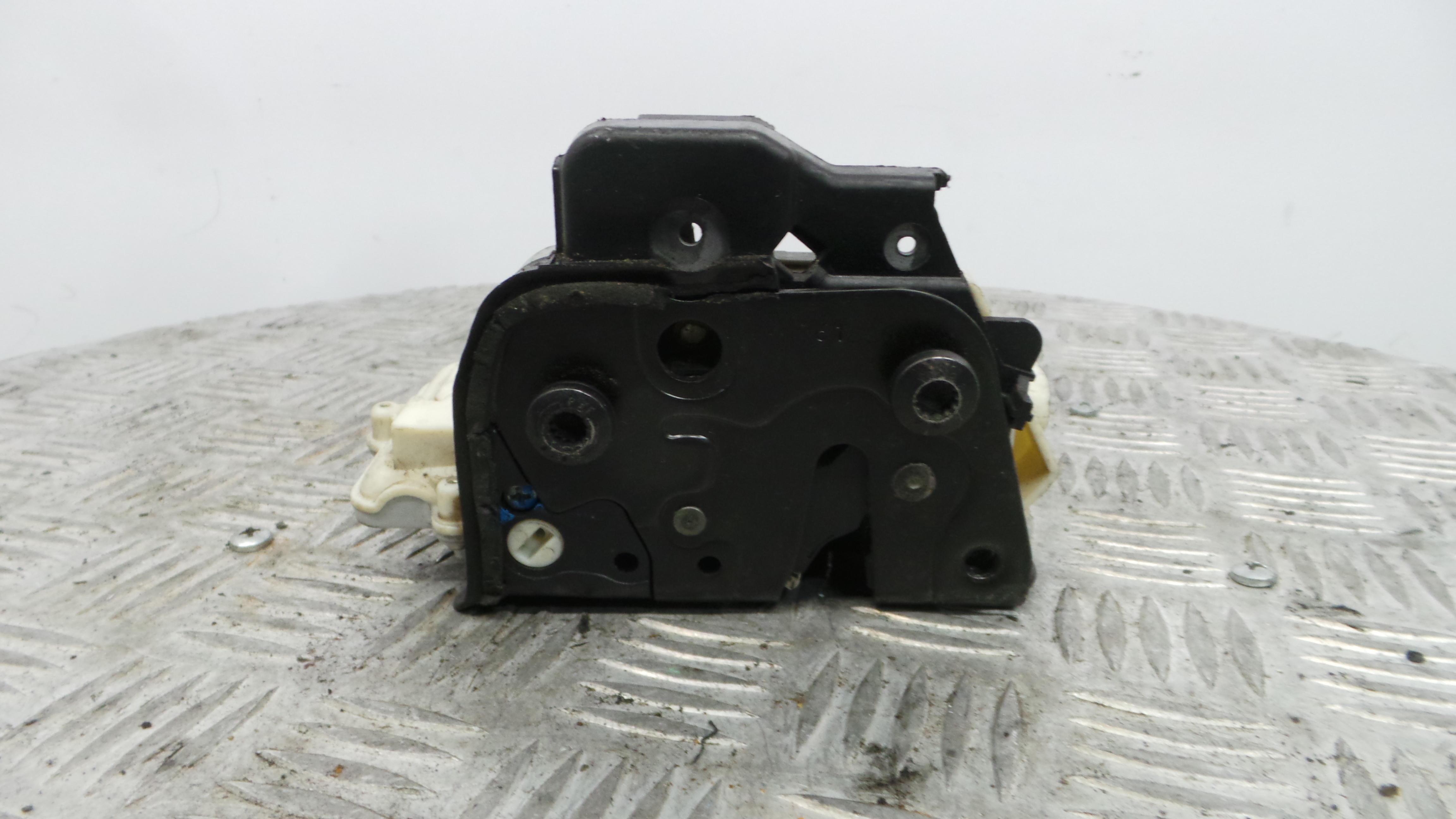 Fecho da Porta Frente Dto 8E1837016AA - AUDI A4 B7 (8EC)-36240754