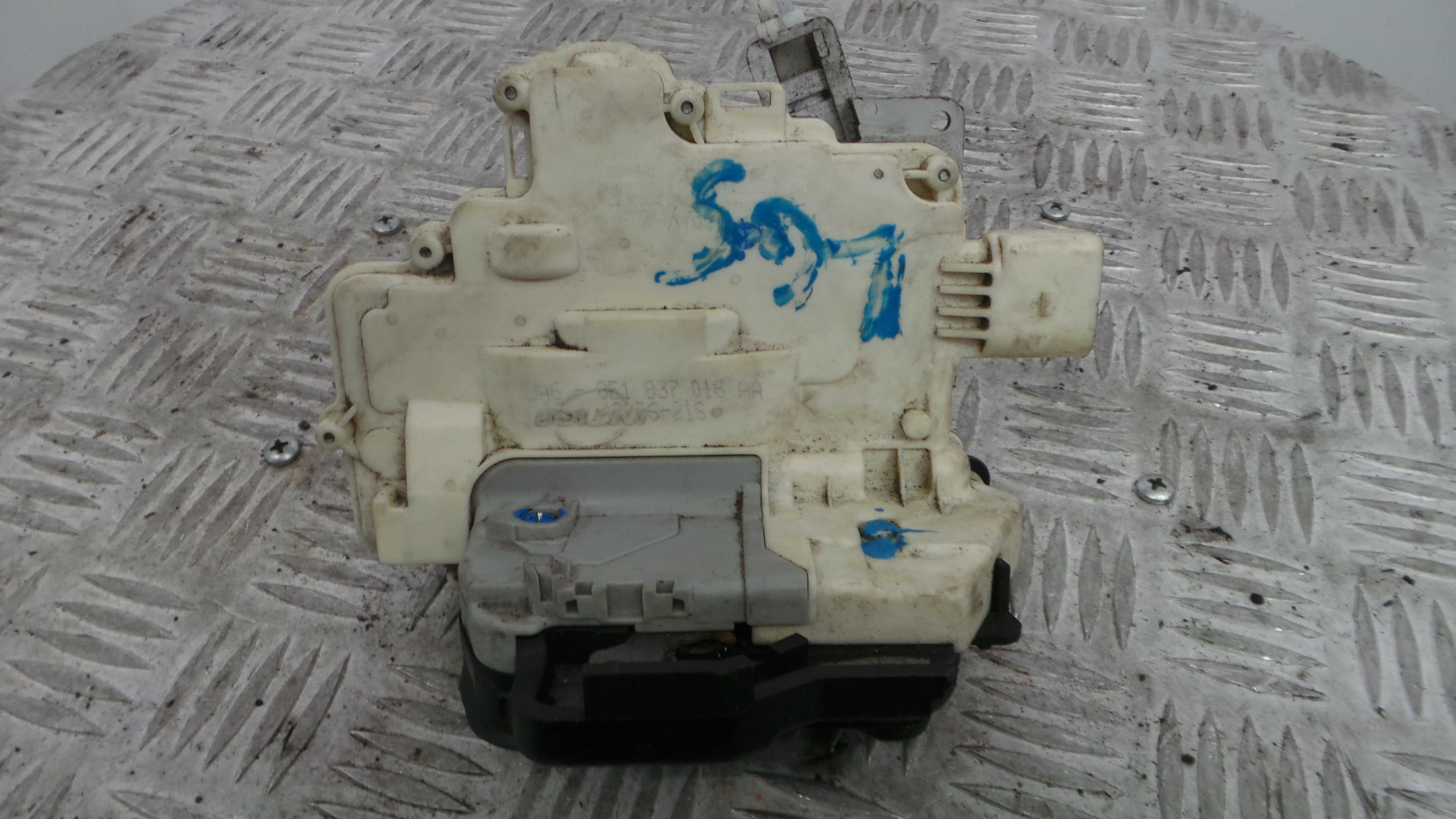 Fecho da Porta Frente Dto 8E1837016AA - AUDI A4 B7 (8EC)-36240754