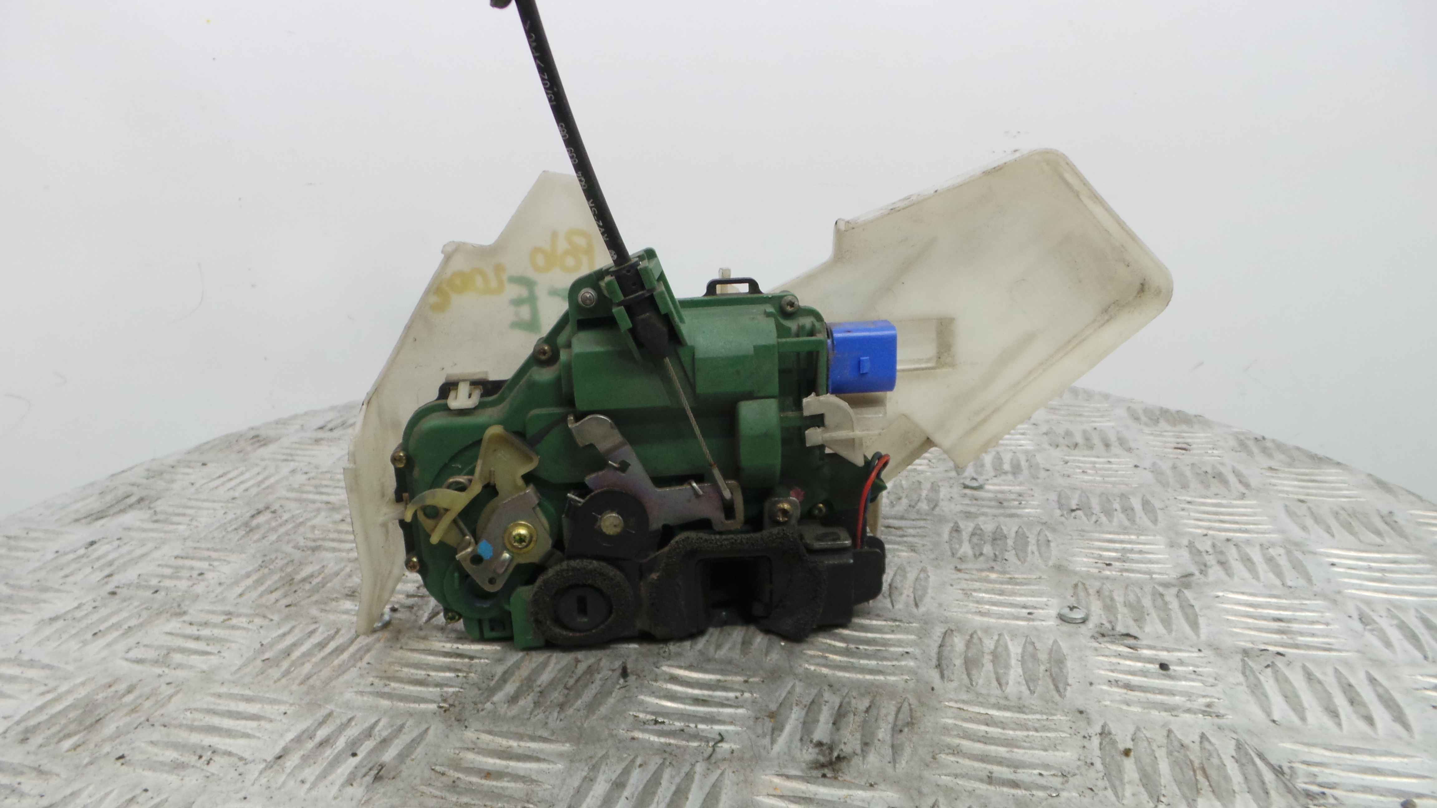 Fecho da Porta Trás Esq 1J0839349A - VW POLO (9N_, 9A_)-36240757