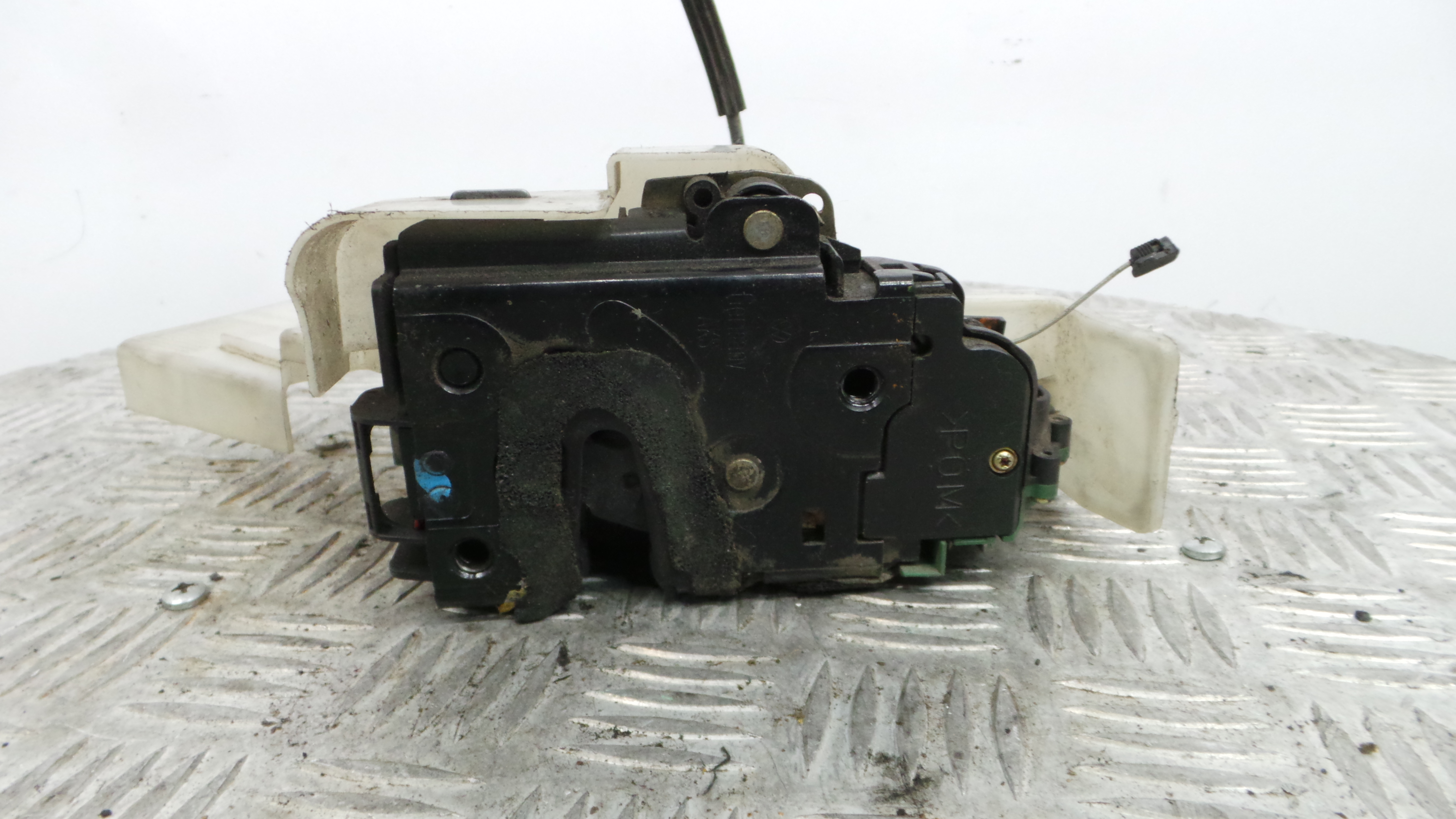 Fecho da Porta Trás Esq 1J0839349A - VW POLO (9N_, 9A_)-36240757