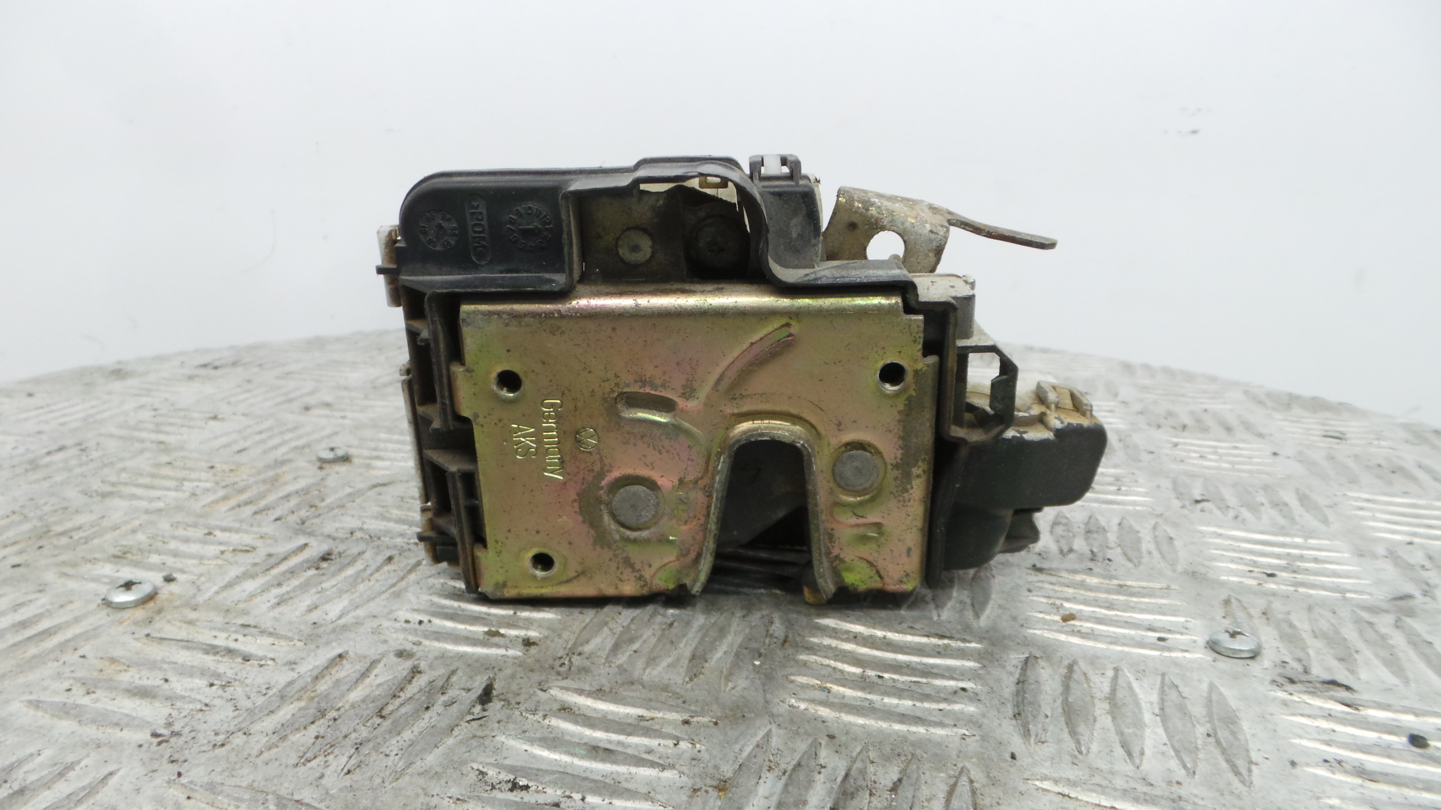 Fecho da Porta Frente Esq 1H0862153A - VW GOLF III (1H1), GOLF Mk III (1H1)-36240761