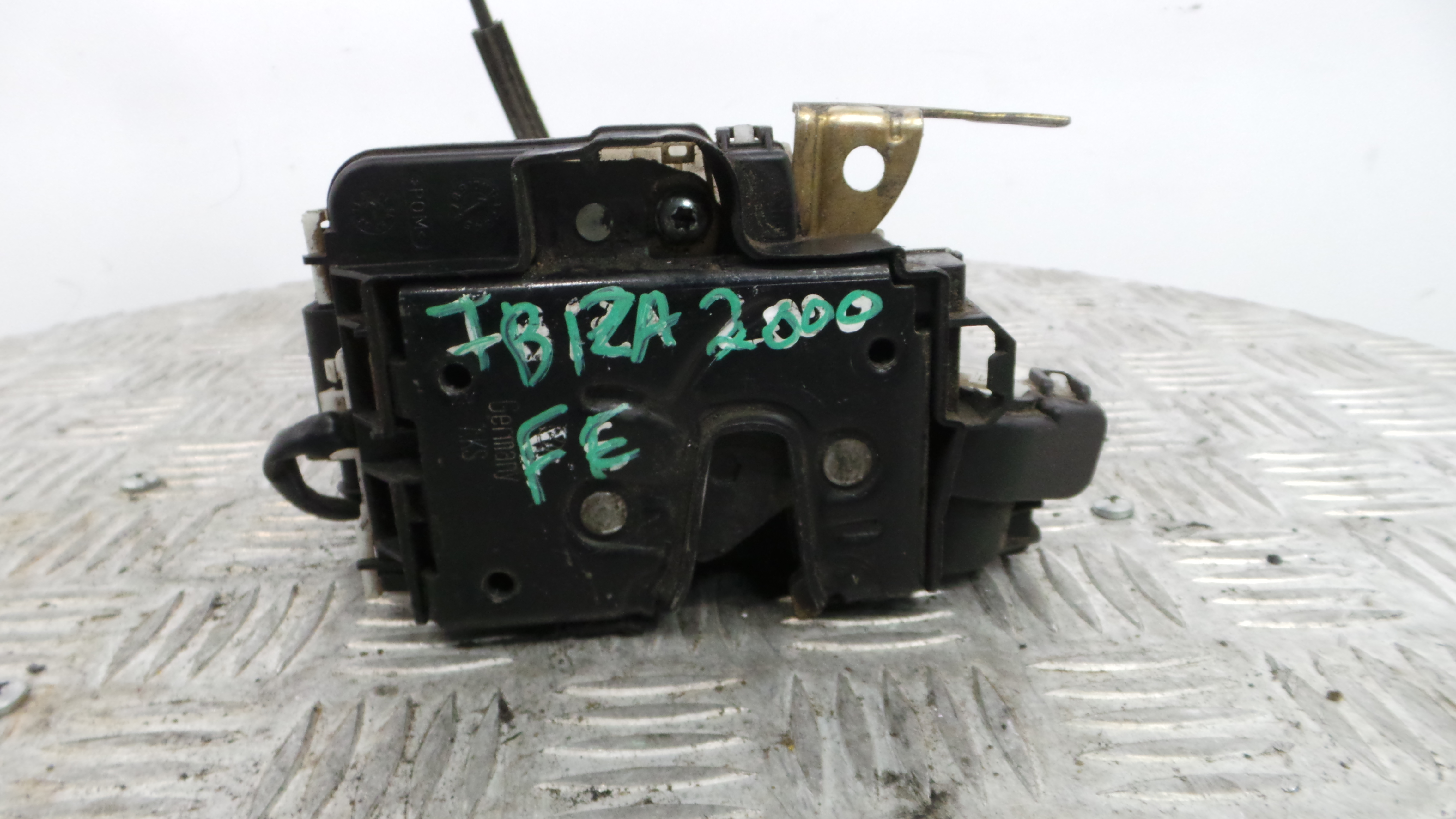 Fecho da Porta Frente Esq 6K4837016D - SEAT IBIZA II (6K1), IBIZA Mk II (6K1)-36240773