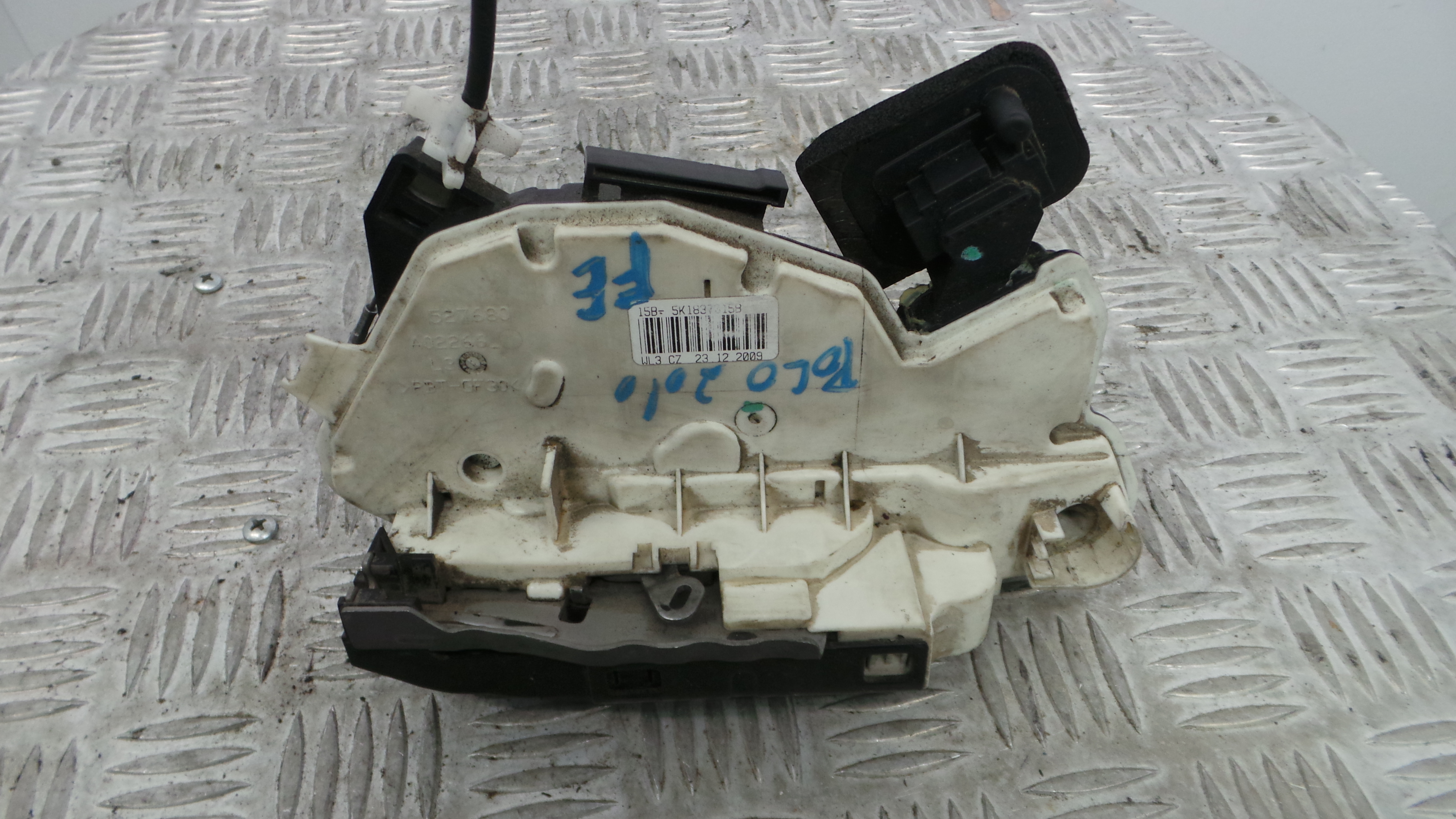 Fecho da Porta Frente Esq 5K1837015B - VW POLO V (6R1, 6C1)-36240798