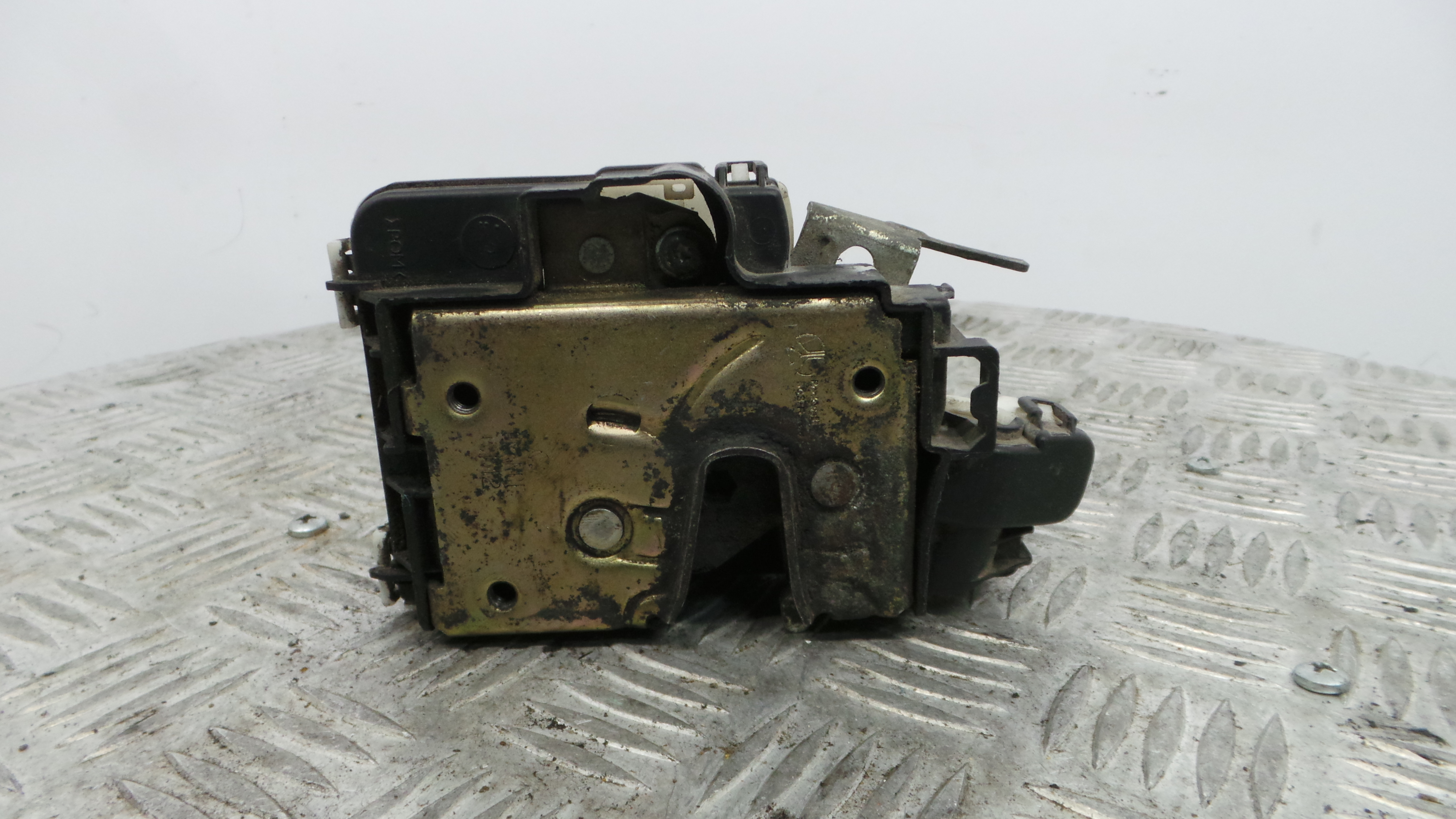 Fecho da Porta Frente Esq  - VW GOLF III (1H1), GOLF Mk III (1H1)-36240810