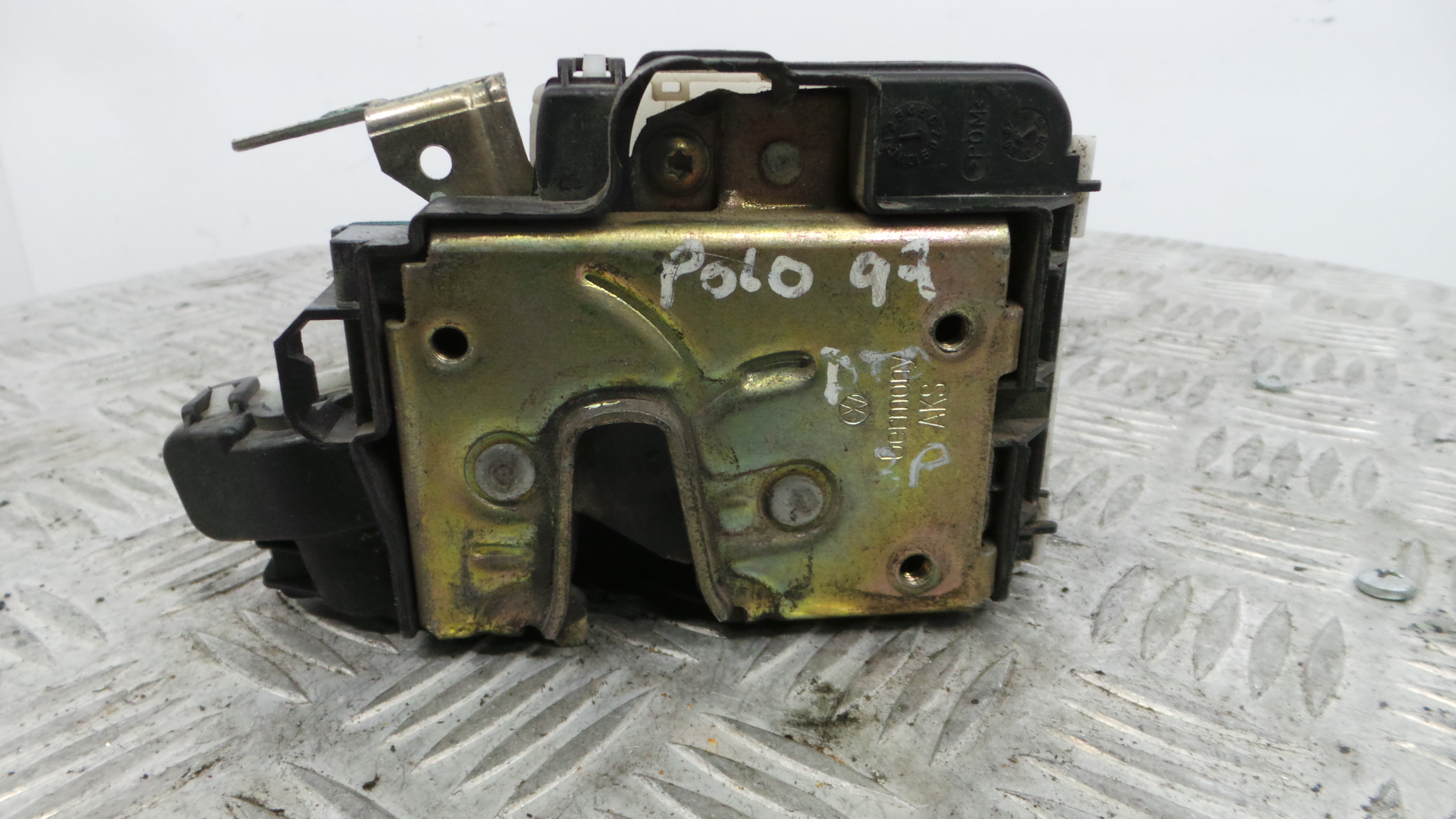 Fecho da Porta Dto 1HM862154B - VW POLO III (6N1)-36240813 Fecho da Porta Dto 1HM862154B - VW POLO III (6N1)-36240813