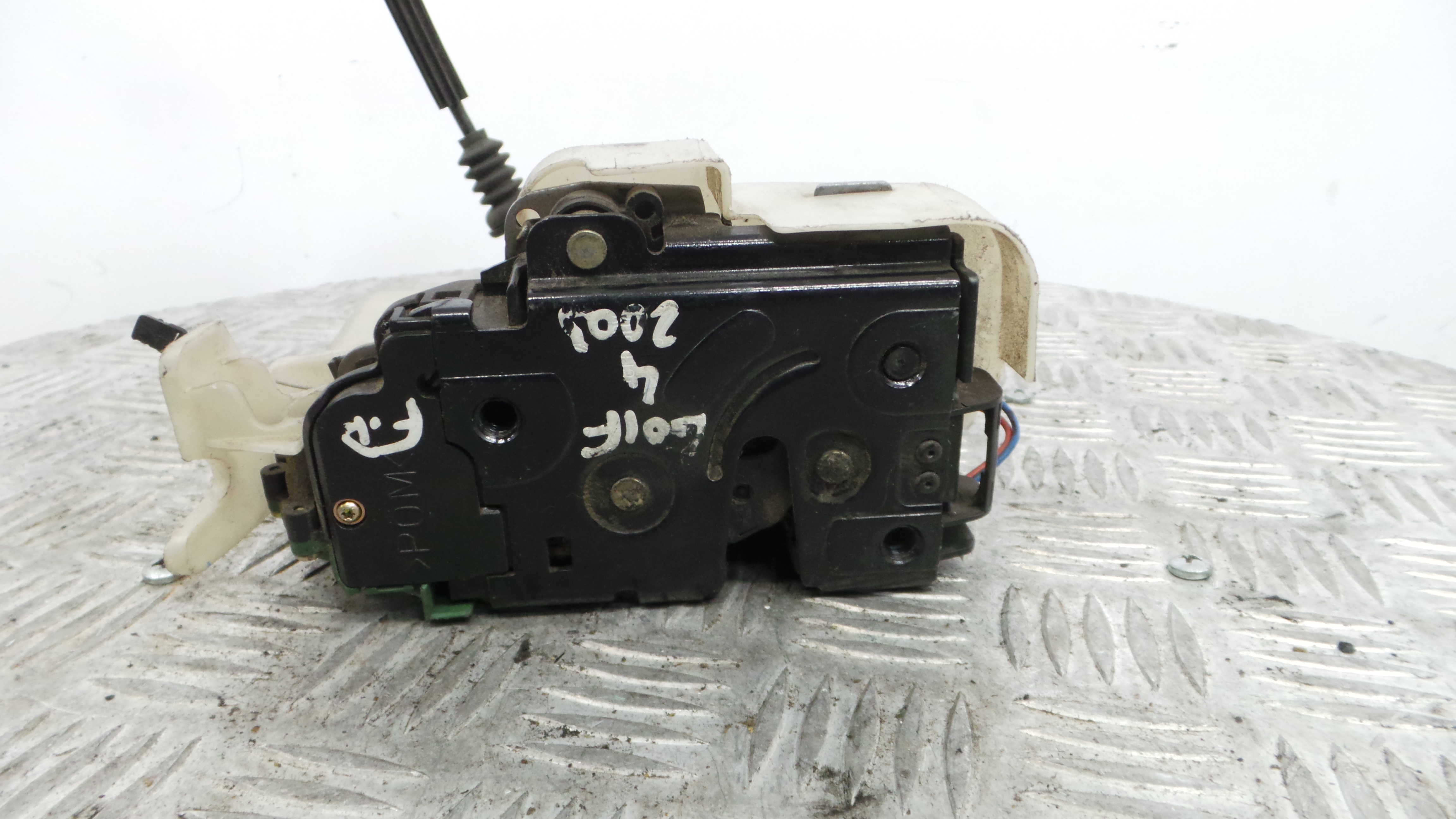 Fecho da Porta Frente Dto  - VW GOLF IV (1J1), GOLF Mk IV (1J1)-36242147