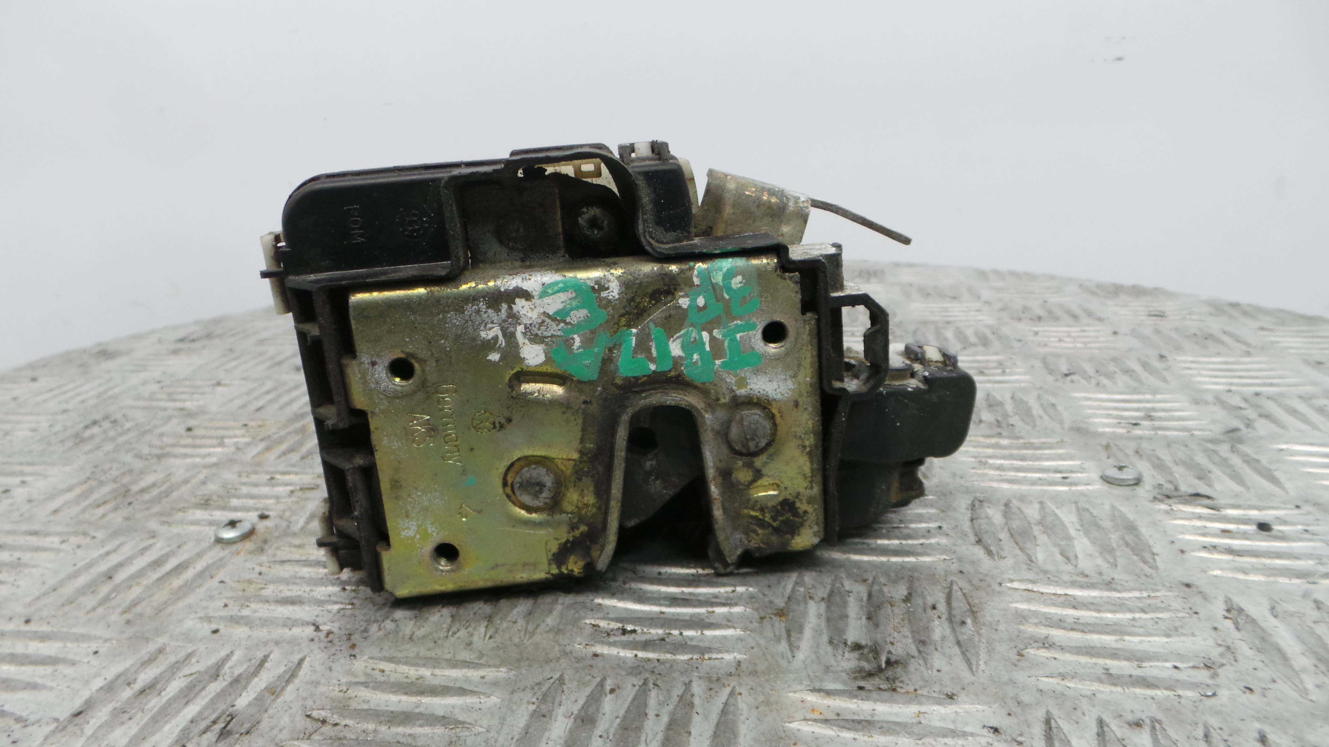 Fecho da Porta Esq  - SEAT IBIZA II (6K1), IBIZA Mk II (6K1)-36242150