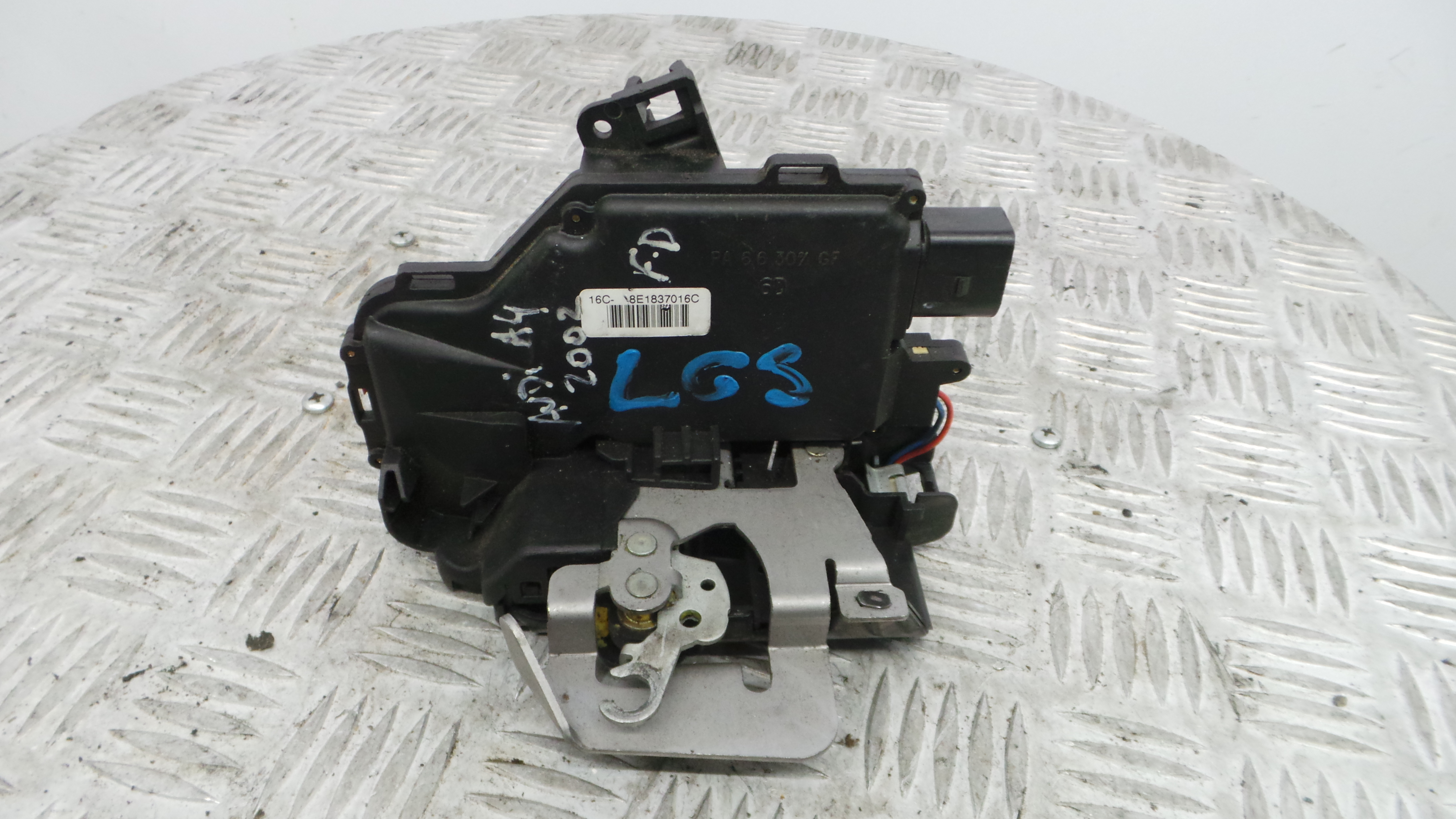 Fecho da Porta Frente Dto 8E1837016C - AUDI A4 B6 (8E2)-36242156