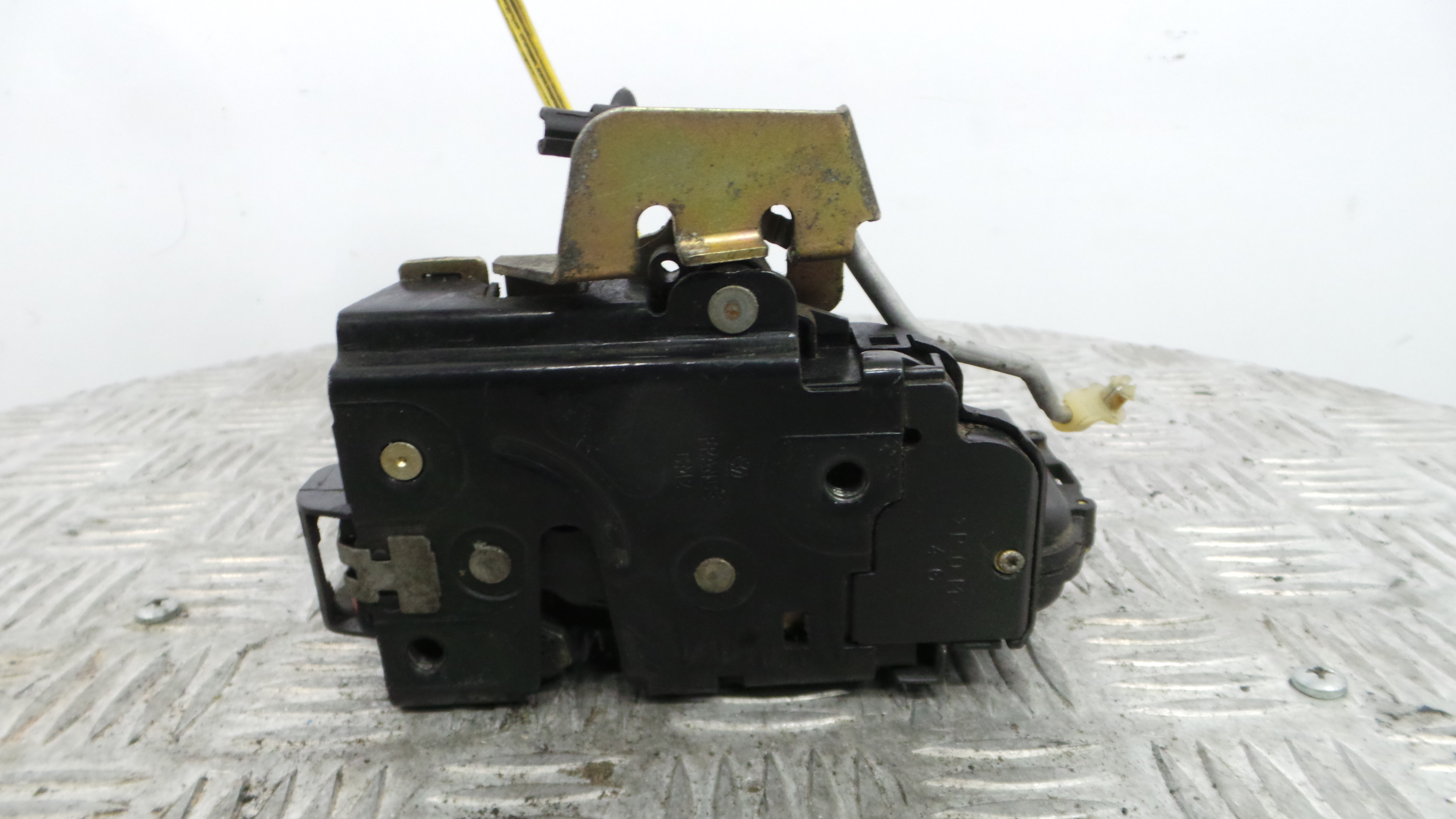 Fecho da Porta Trás Esq  - AUDI A6 C5 (4B2)-36242183