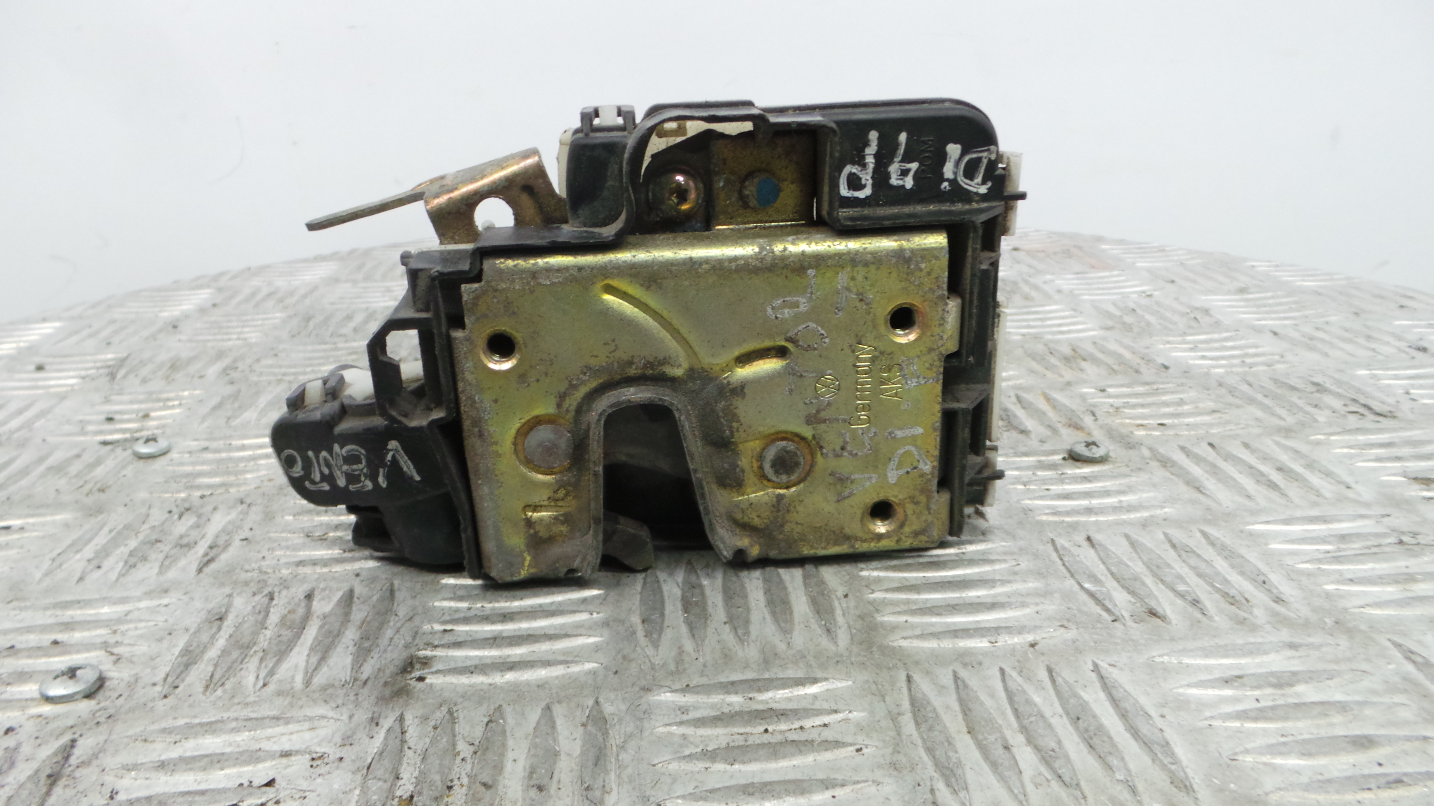 Fecho da Porta Frente Dto 1H0862154 - VW GOLF III (1H1), GOLF Mk III (1H1)-36242186