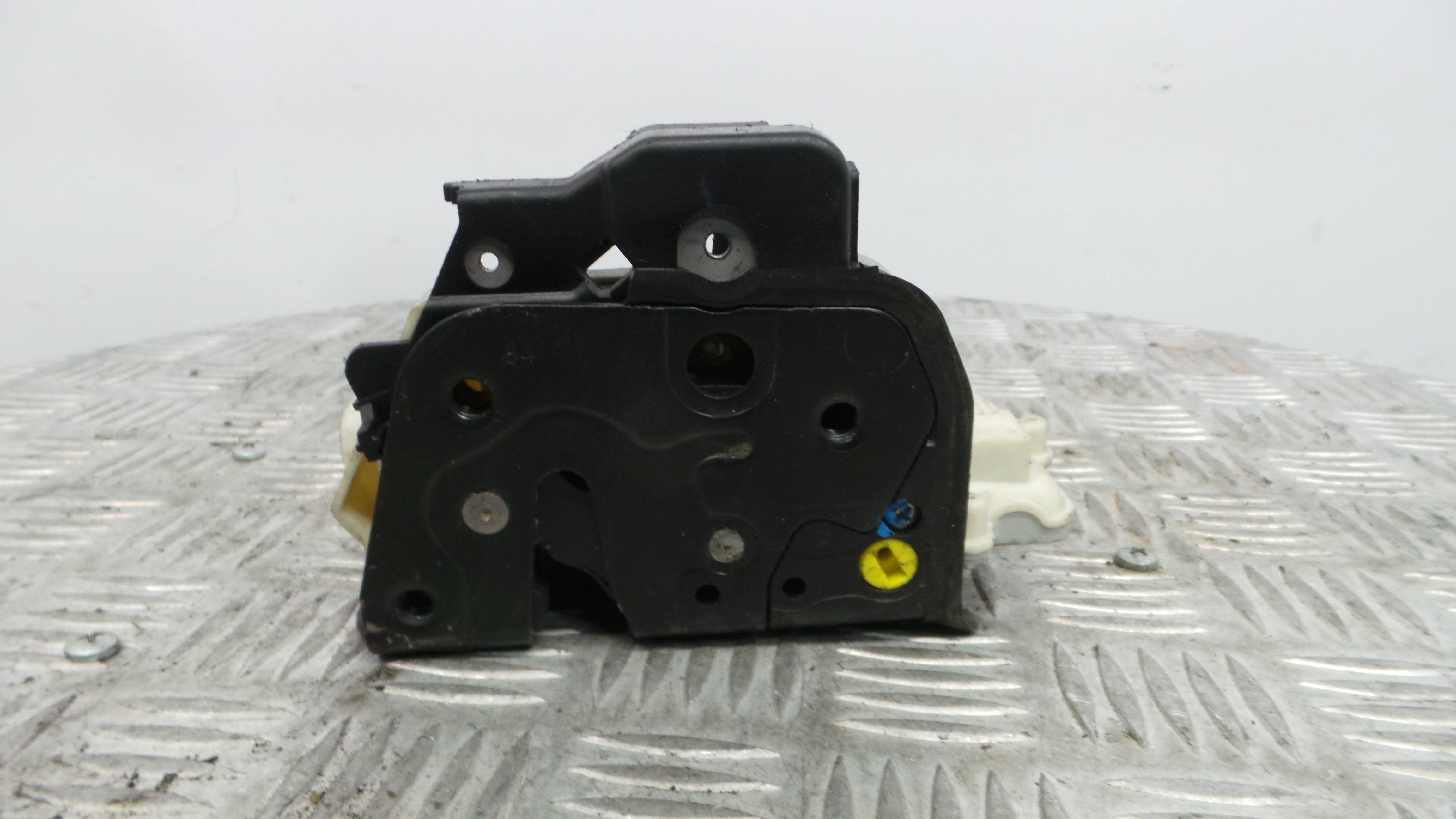 Fecho da Porta Frente Esq 8E0839015AA - AUDI A4 B7 (8EC)-36242194