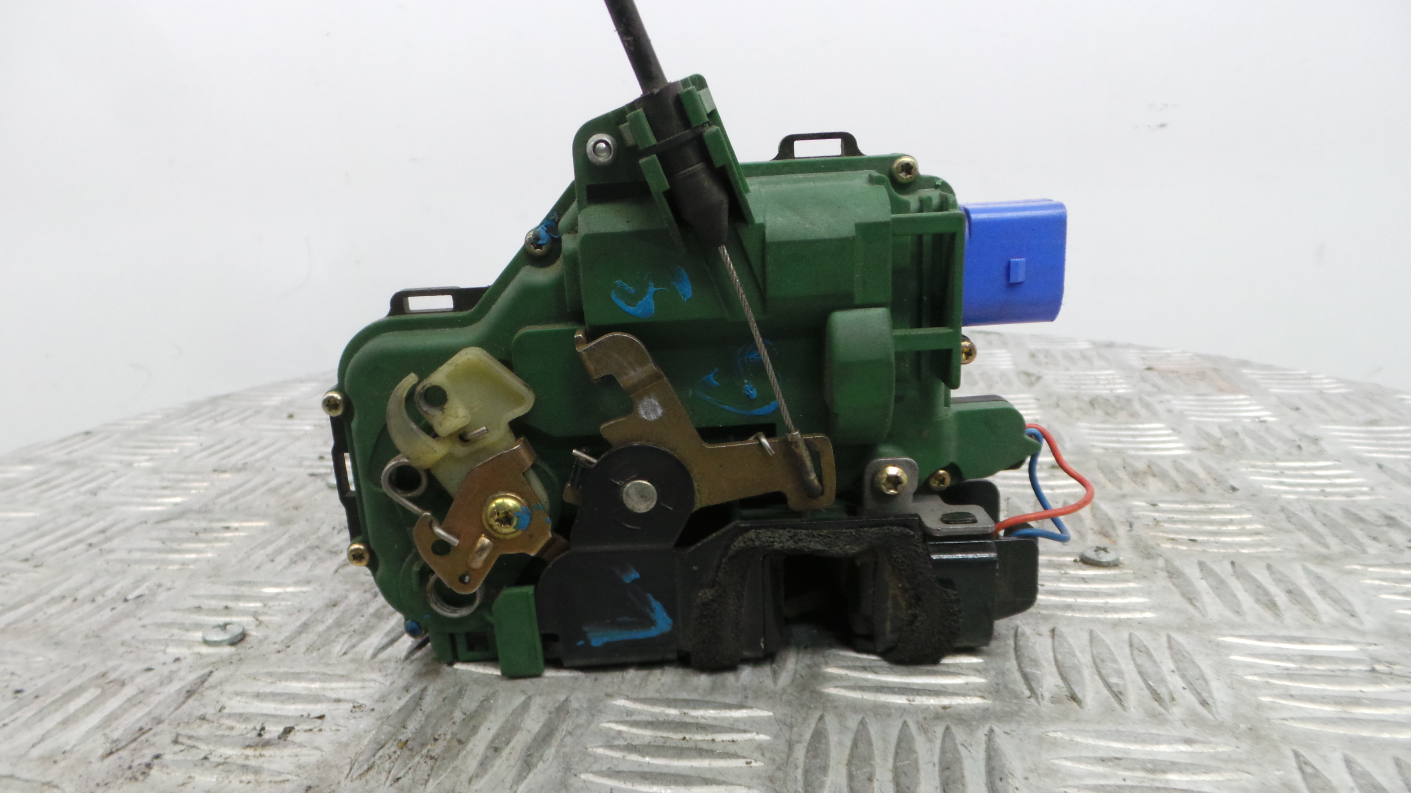 Fecho da Porta Frente Esq 3B1837015AM - SKODA FABIA I (6Y2)-36242206