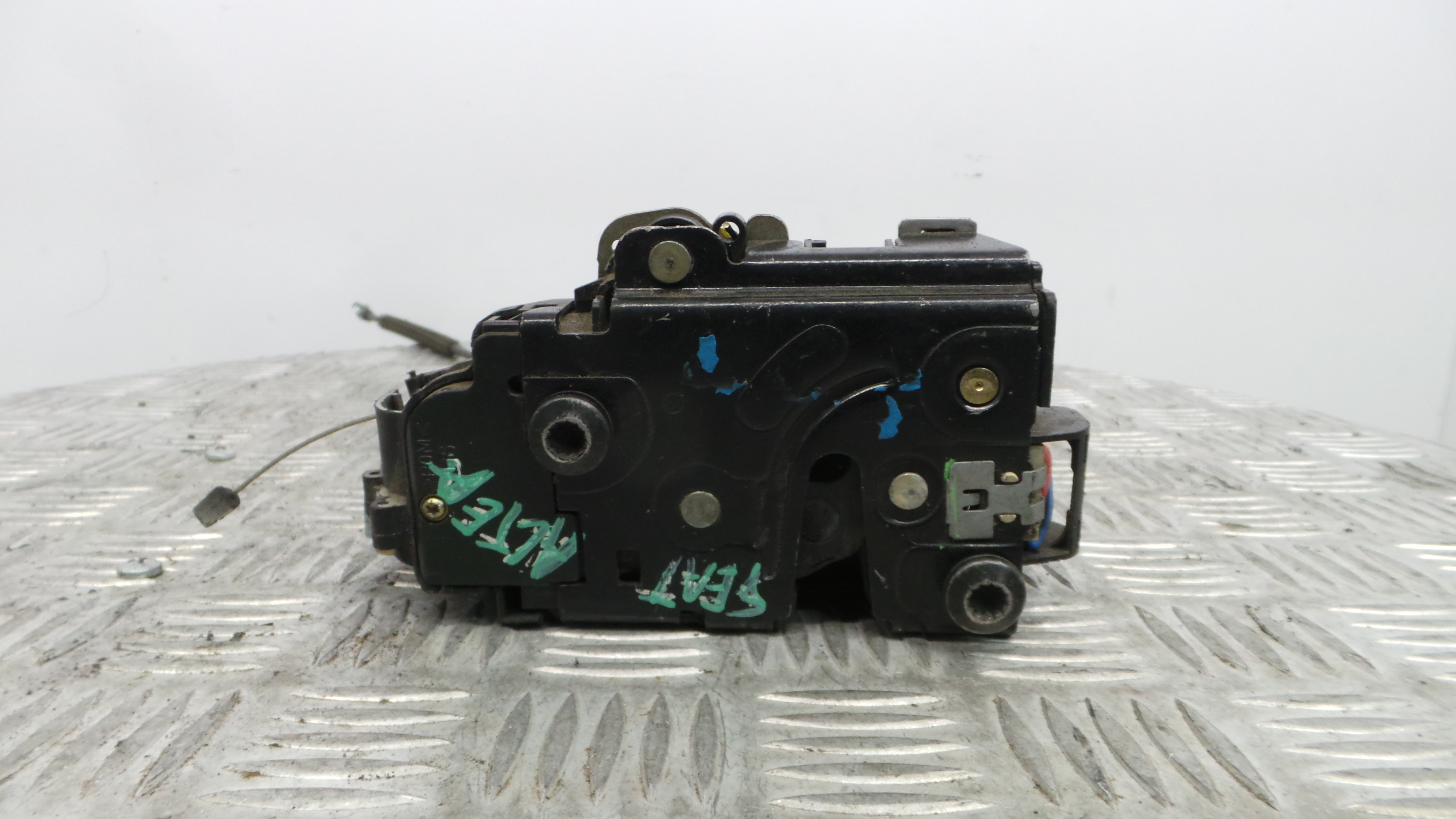 Fecho da Porta Frente Dto 3D1837016 - SEAT ALTEA (5P1)-36242210