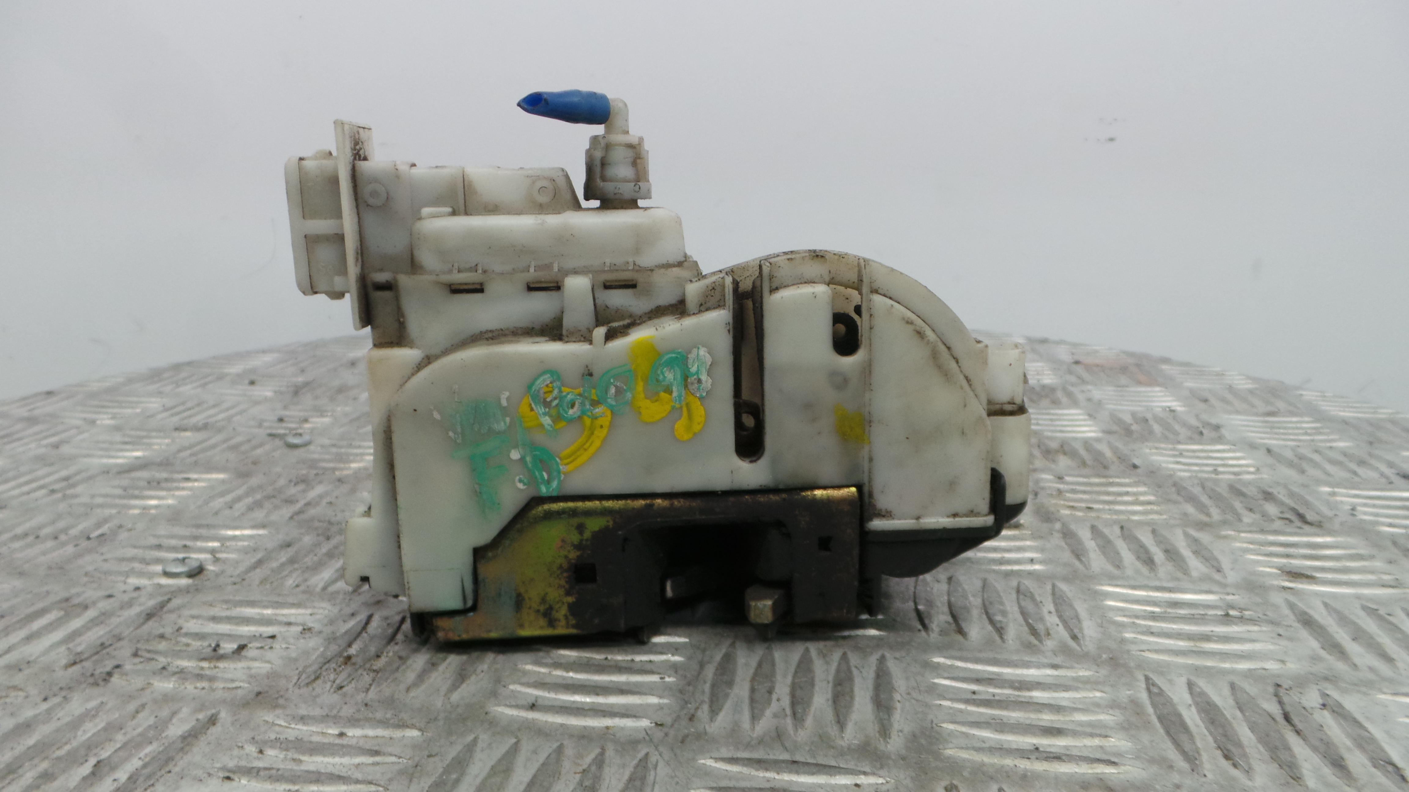 Fecho da Porta Frente Dto 1H0862154 - VW POLO III (6N1)-36242218