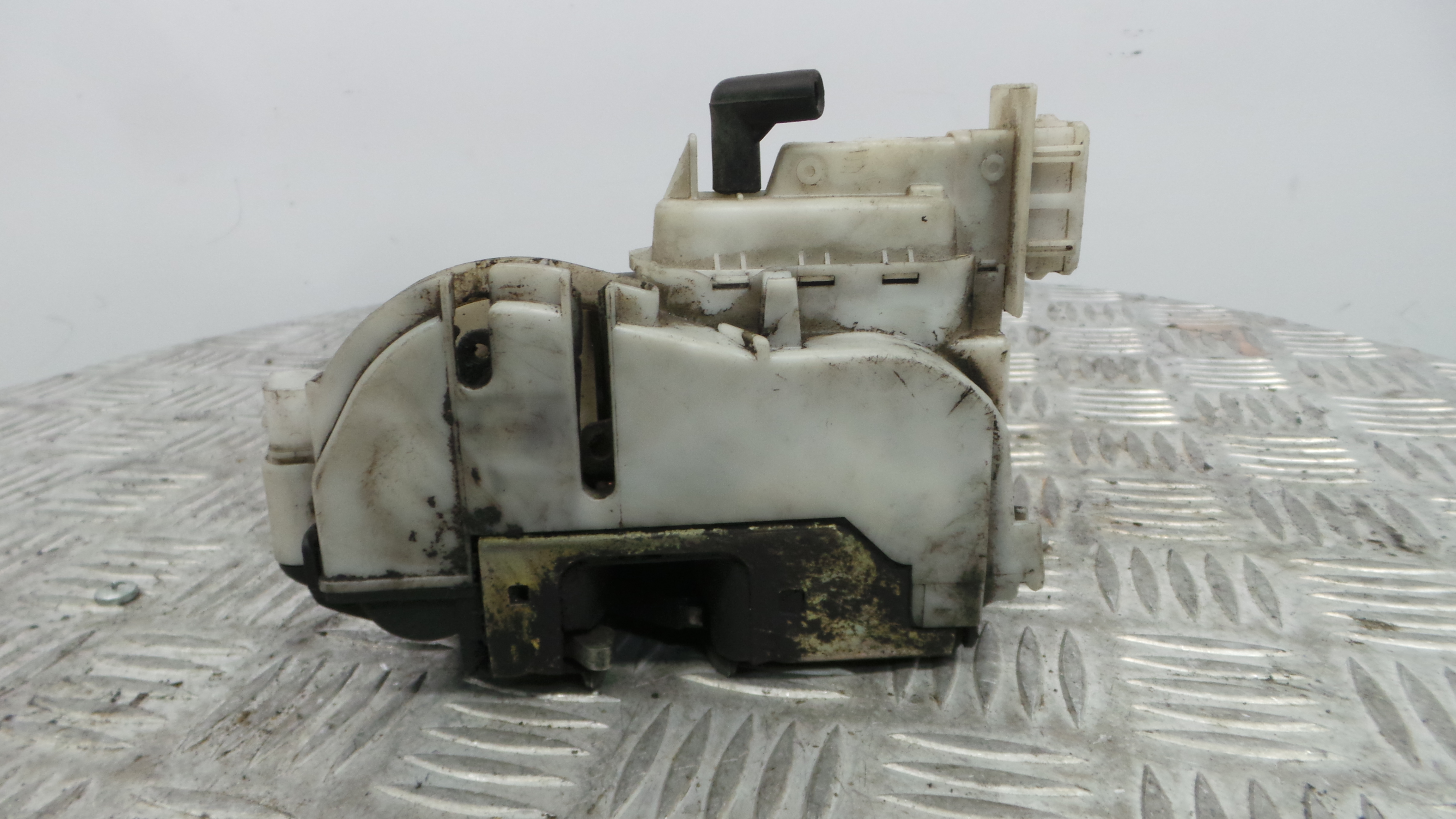 Fecho da Porta Frente Esq 1H1837015A - VW GOLF III (1H1), GOLF Mk III (1H1)-36242227