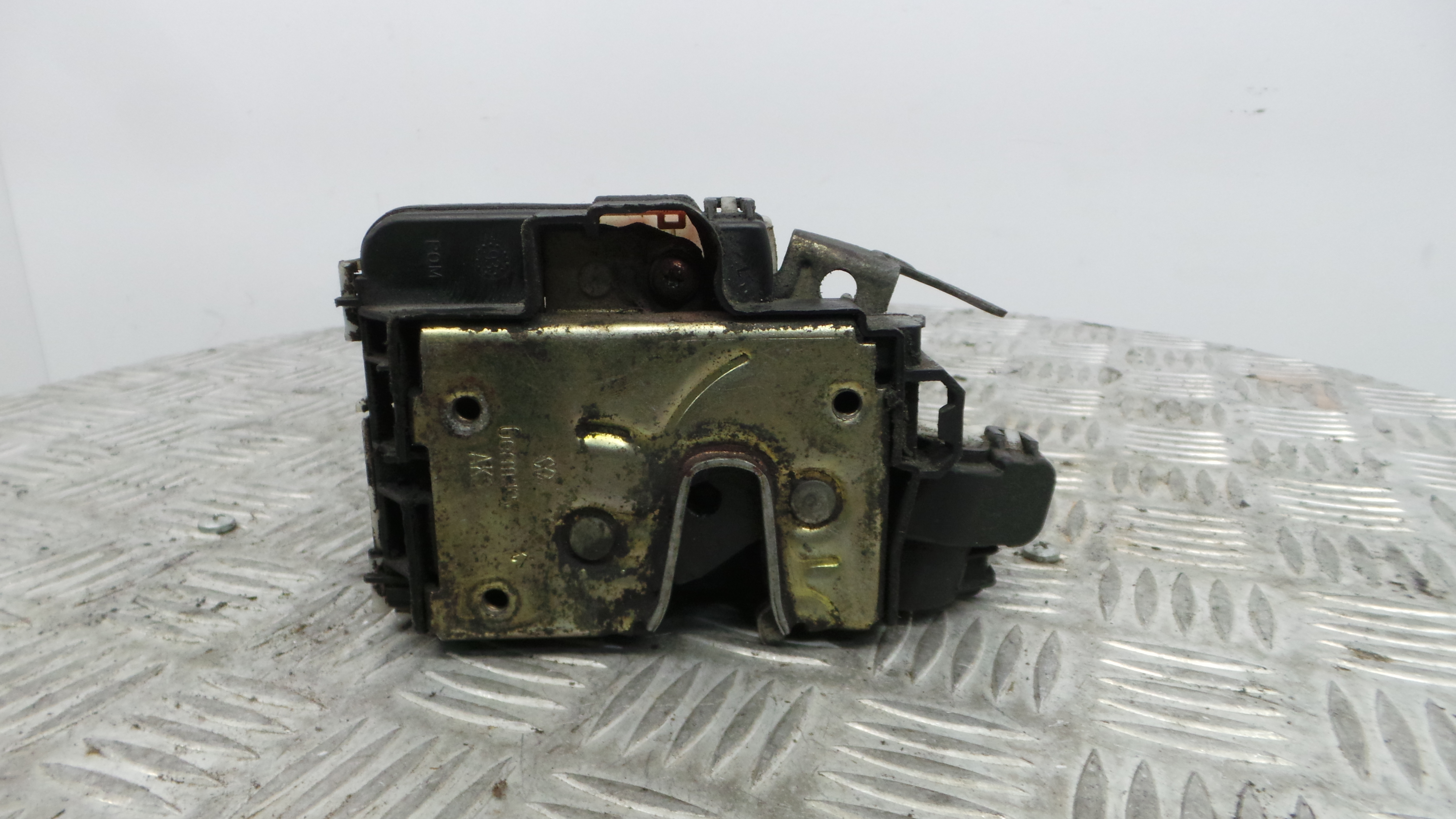 Fecho da Porta Frente Esq 1H1837015A - VW GOLF III (1H1), GOLF Mk III (1H1)-36242227