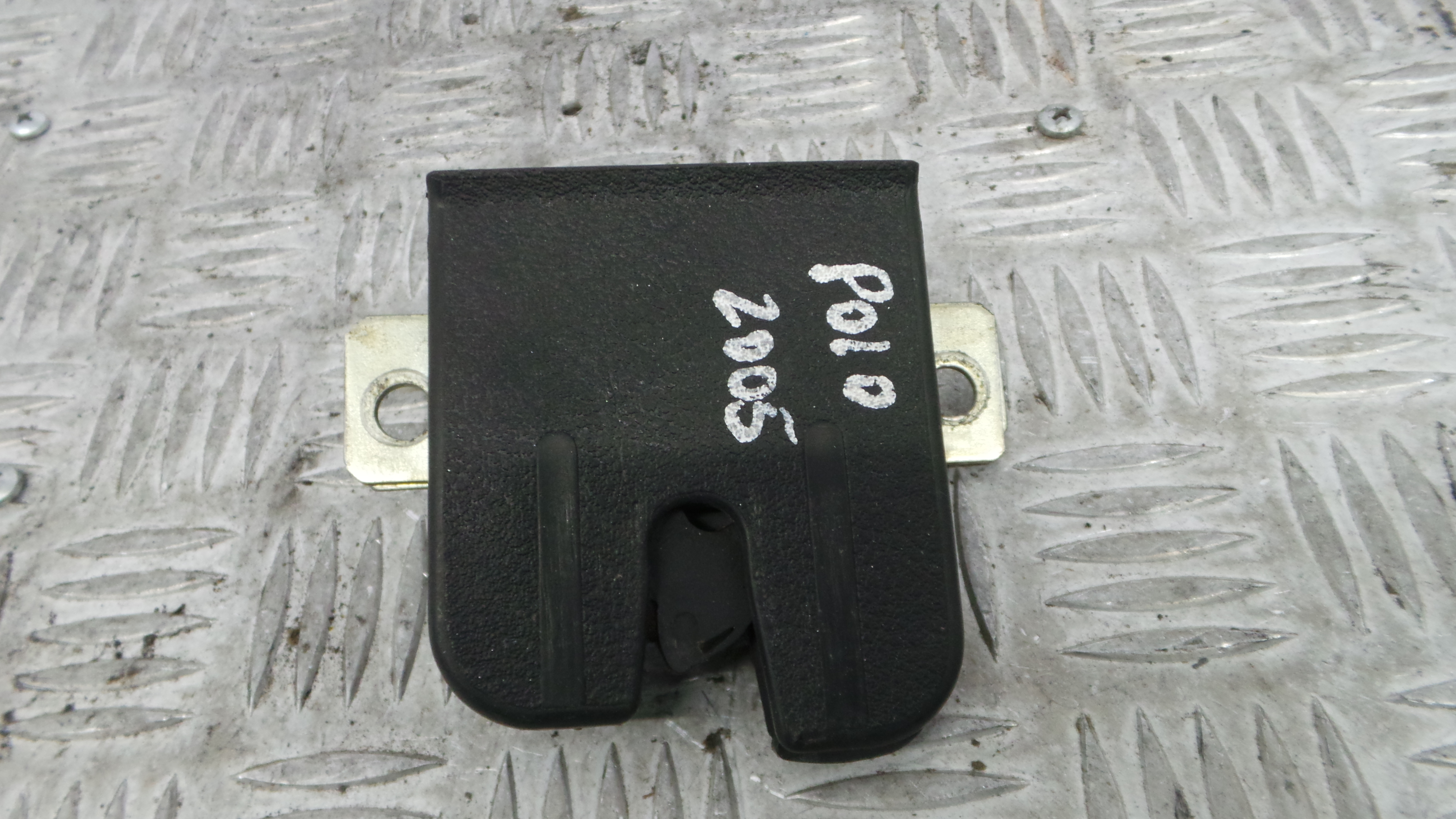 Fecho Mala  6Q6827505E - VW POLO (9N_, 9A_)-36242249