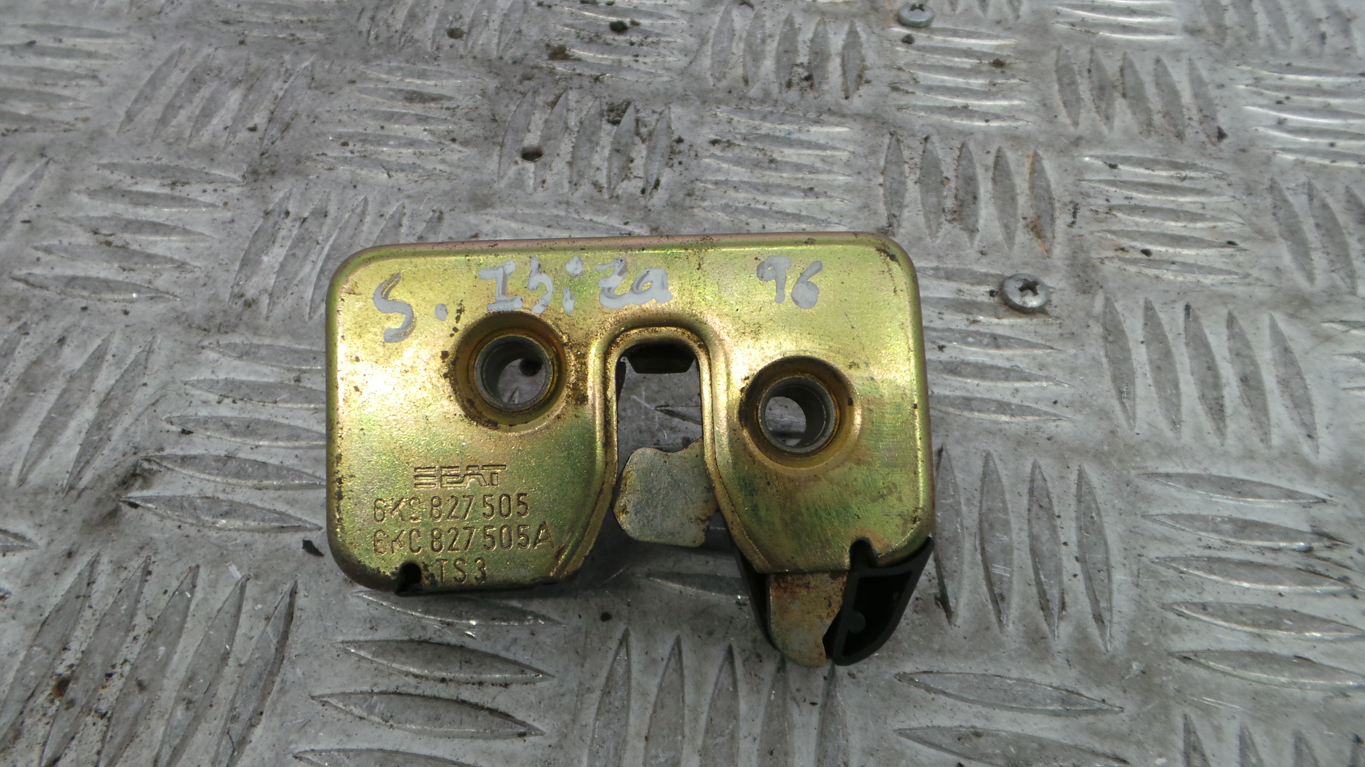 Fecho Mala  6K0827505 - SEAT IBIZA II (6K1), IBIZA Mk II (6K1)-36242450