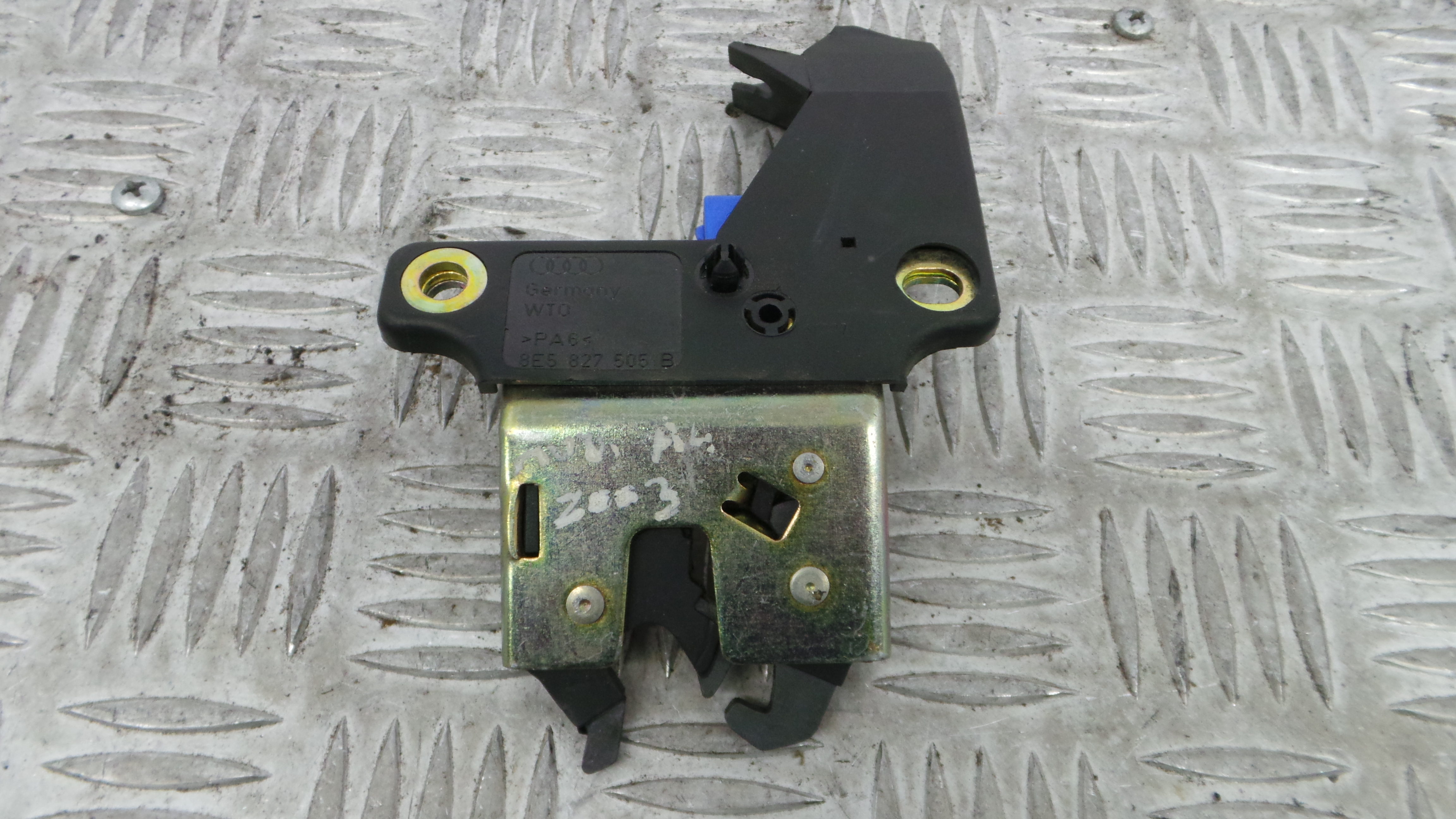 Fecho Mala  8E5827505B - AUDI A4 B6 (8E2)-36244876