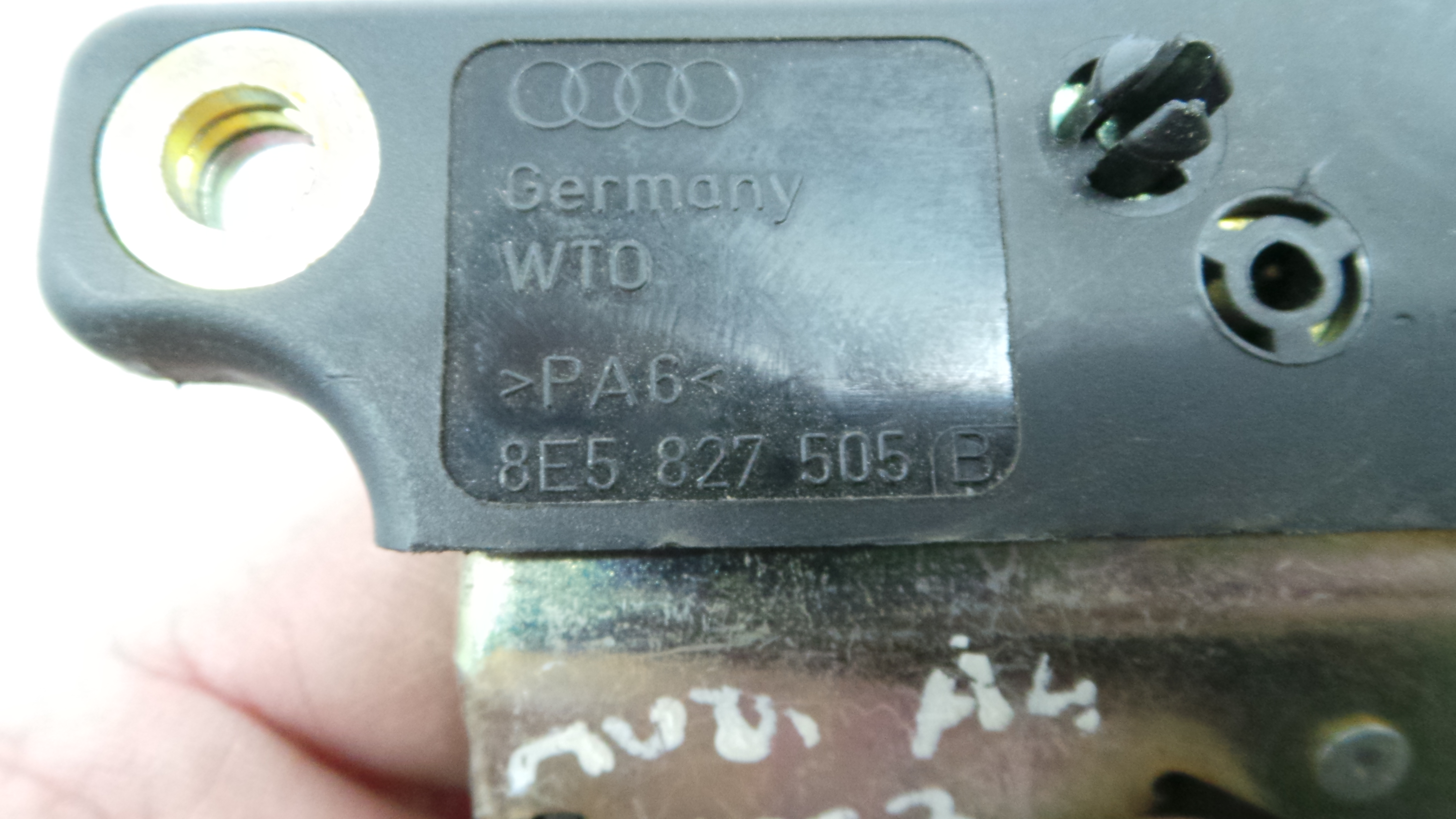 Fecho Mala  8E5827505B - AUDI A4 B6 (8E2)-36244876