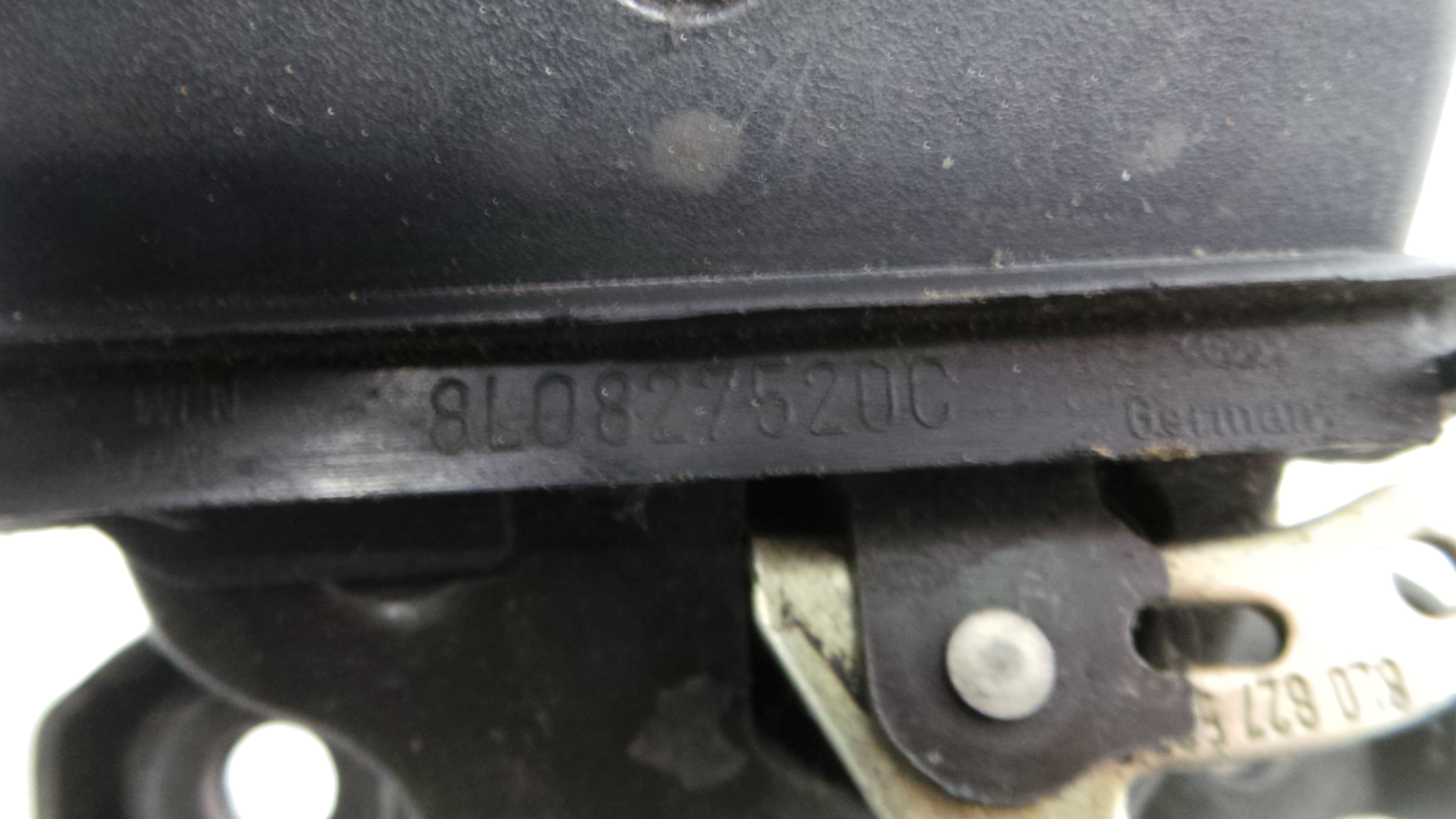 Fecho Mala  8L0827520C - AUDI A3 (8L1)-36245325