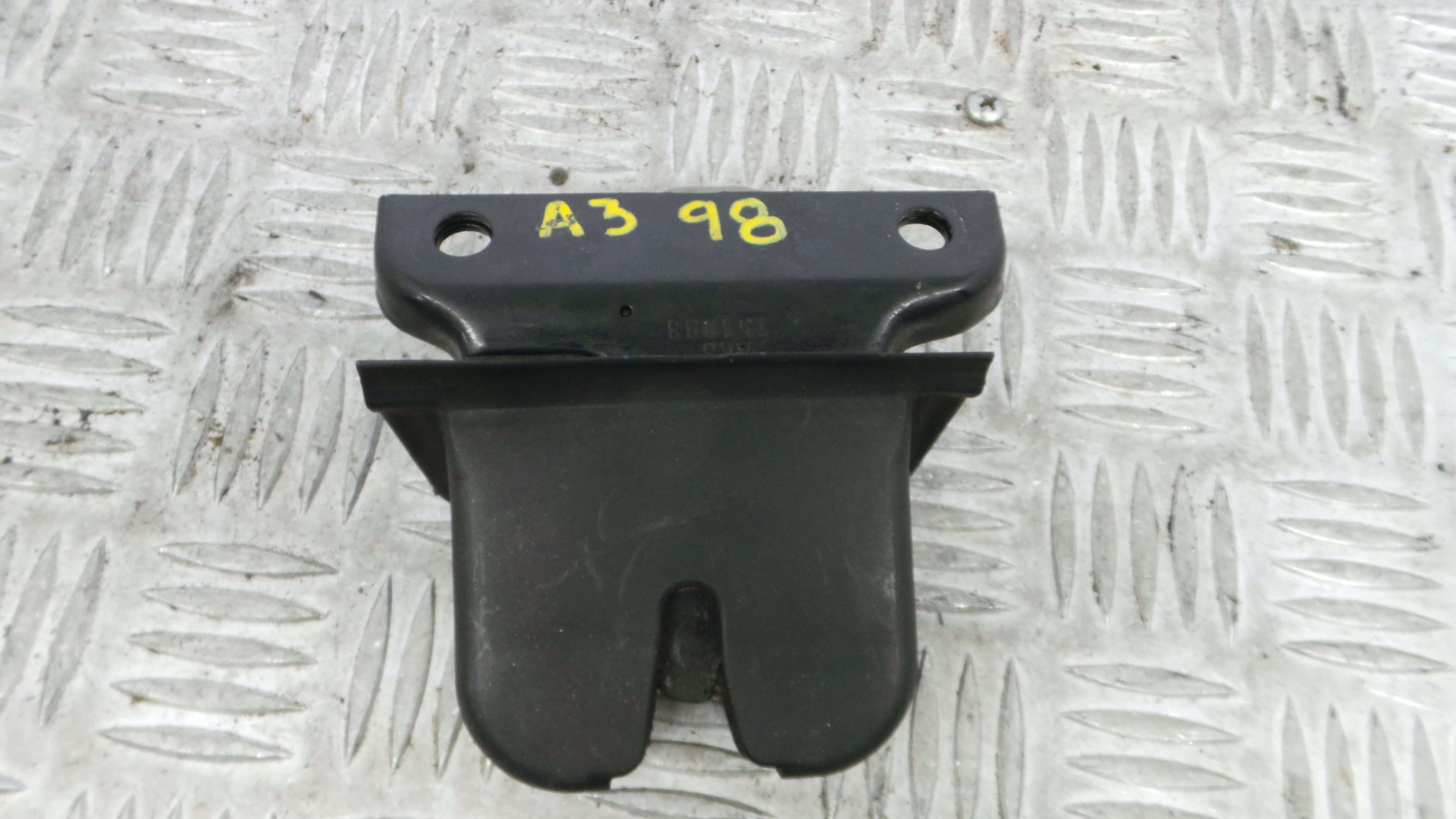 Fecho Mala  8L0827505E - AUDI A3 (8L1)-36245785