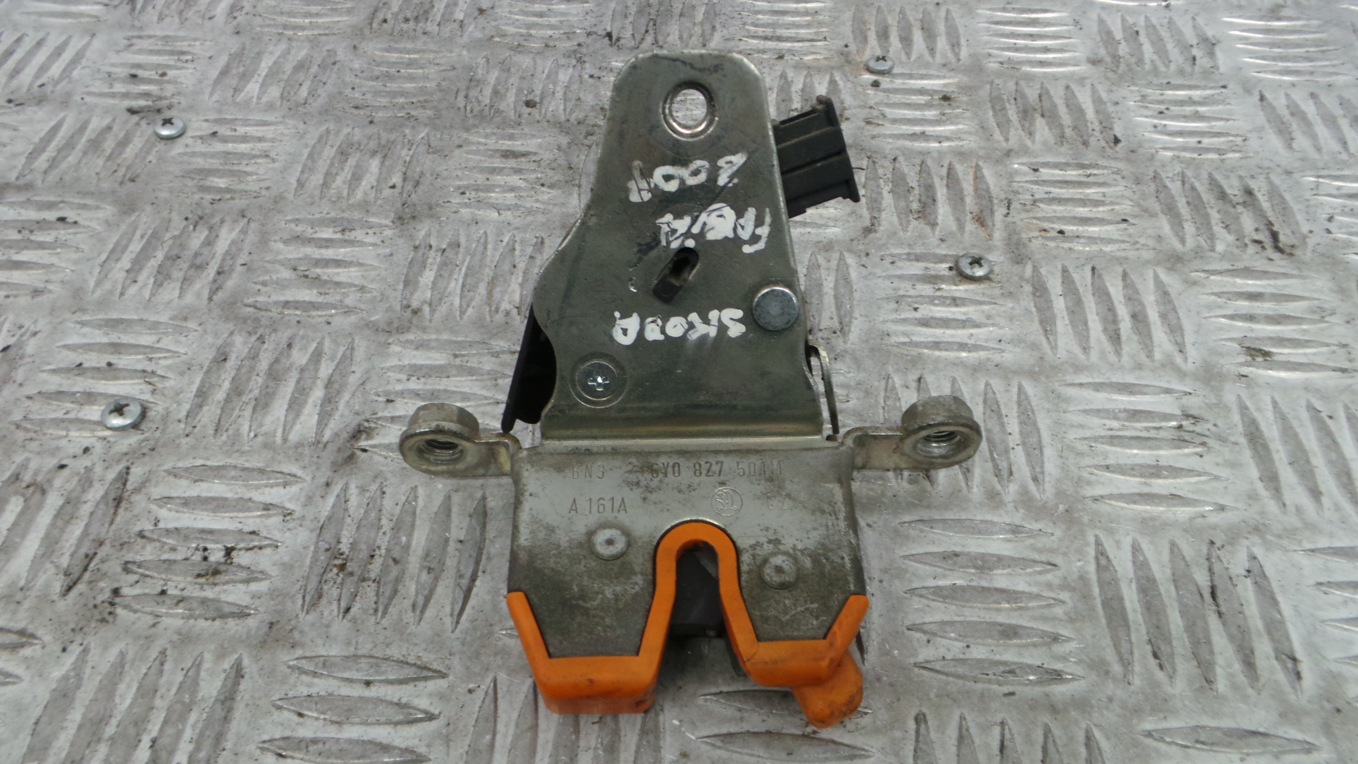 Fecho Mala  6Y0827501M - SKODA FABIA II (542)-36246254