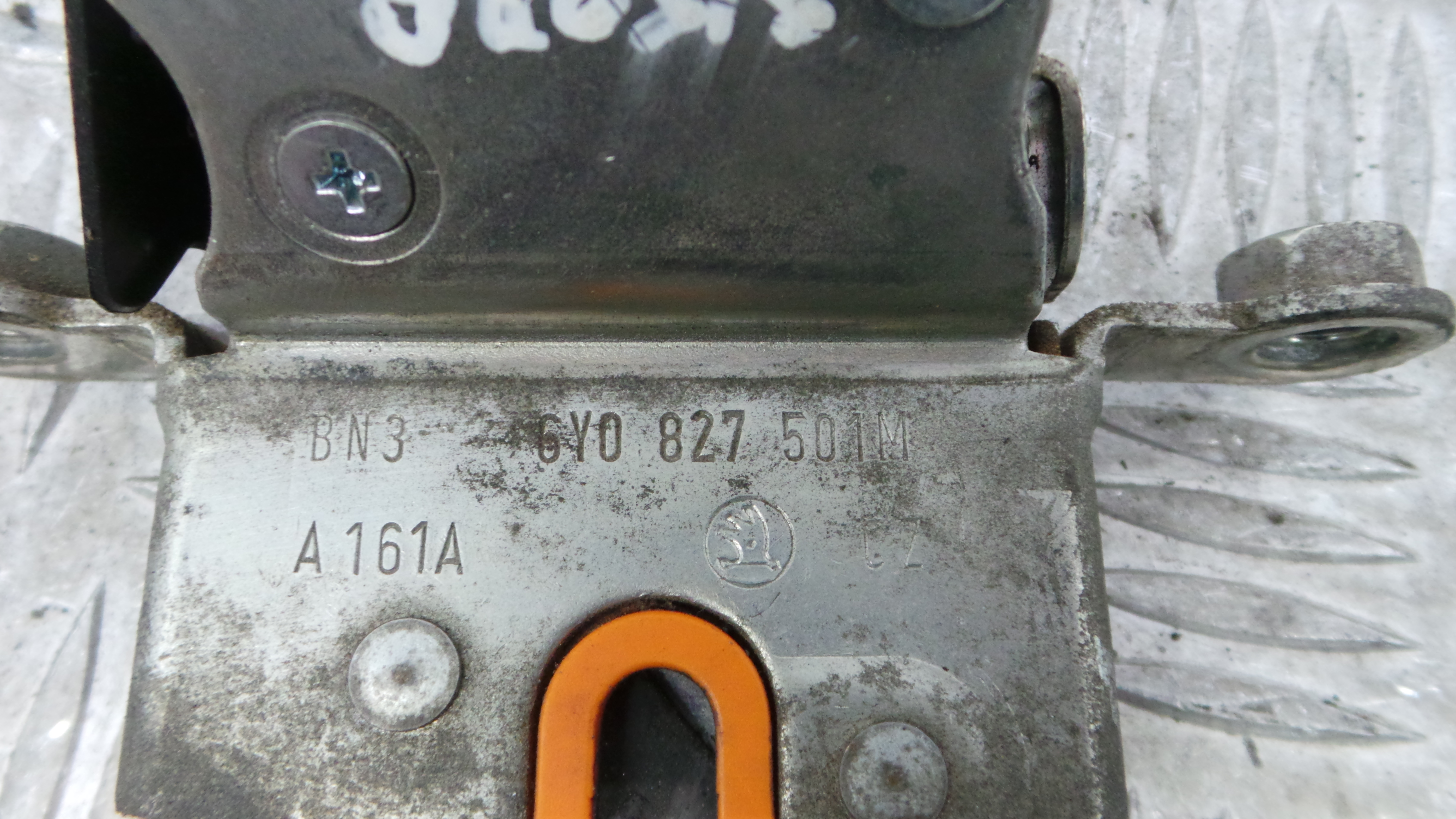 Fecho Mala  6Y0827501M - SKODA FABIA II (542)-36246254