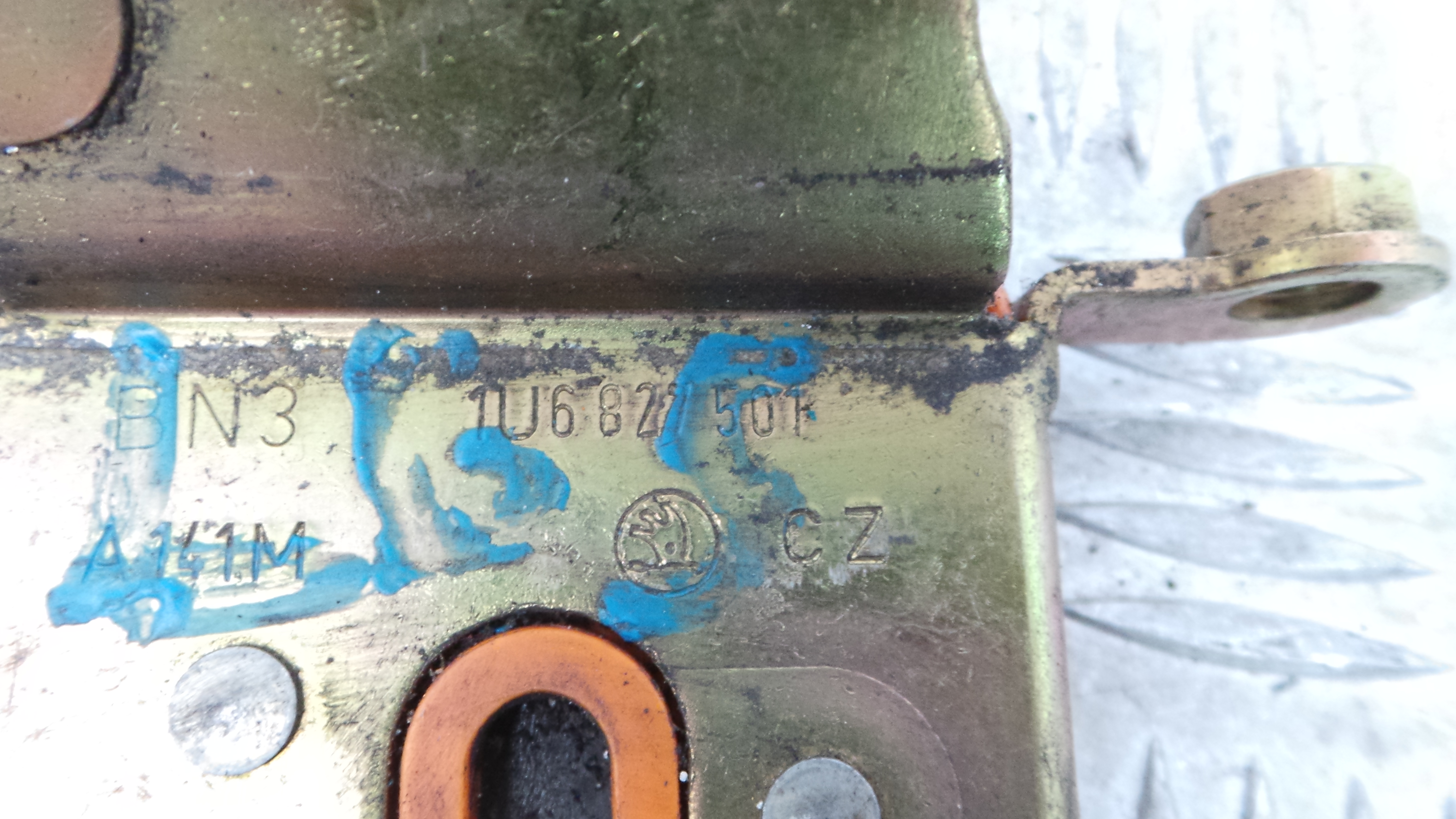 Fecho Mala 1U6827501 - SKODA OCTAVIA I (1U2)-36246908